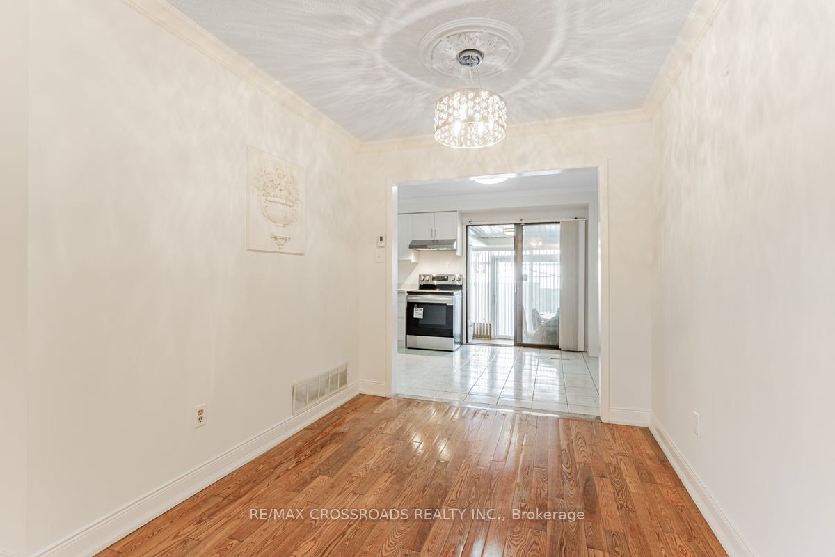 15 Peachtree Place Property Photo 7
