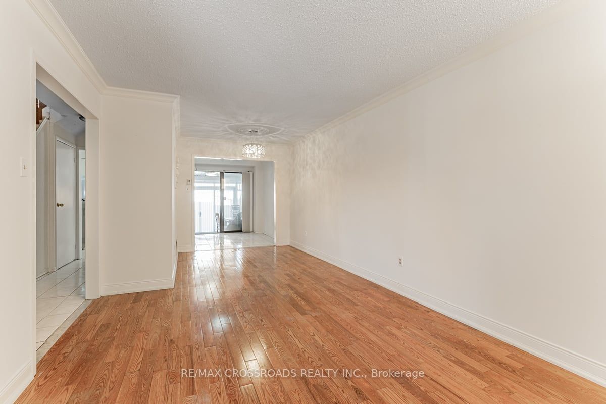 15 Peachtree Place Property Photo 9