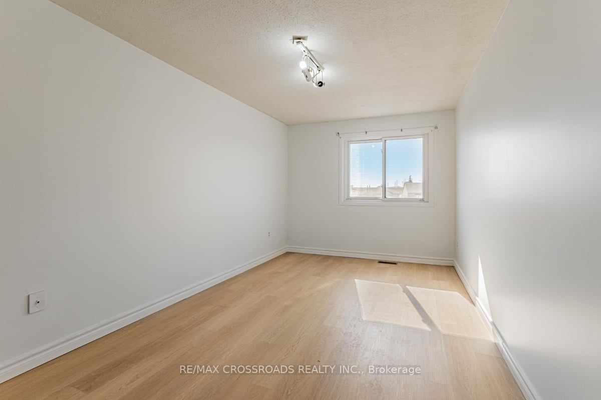 15 Peachtree Place Property Photo 13
