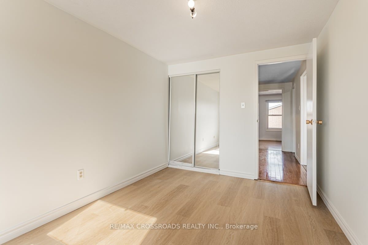 15 Peachtree Place Property Photo 16