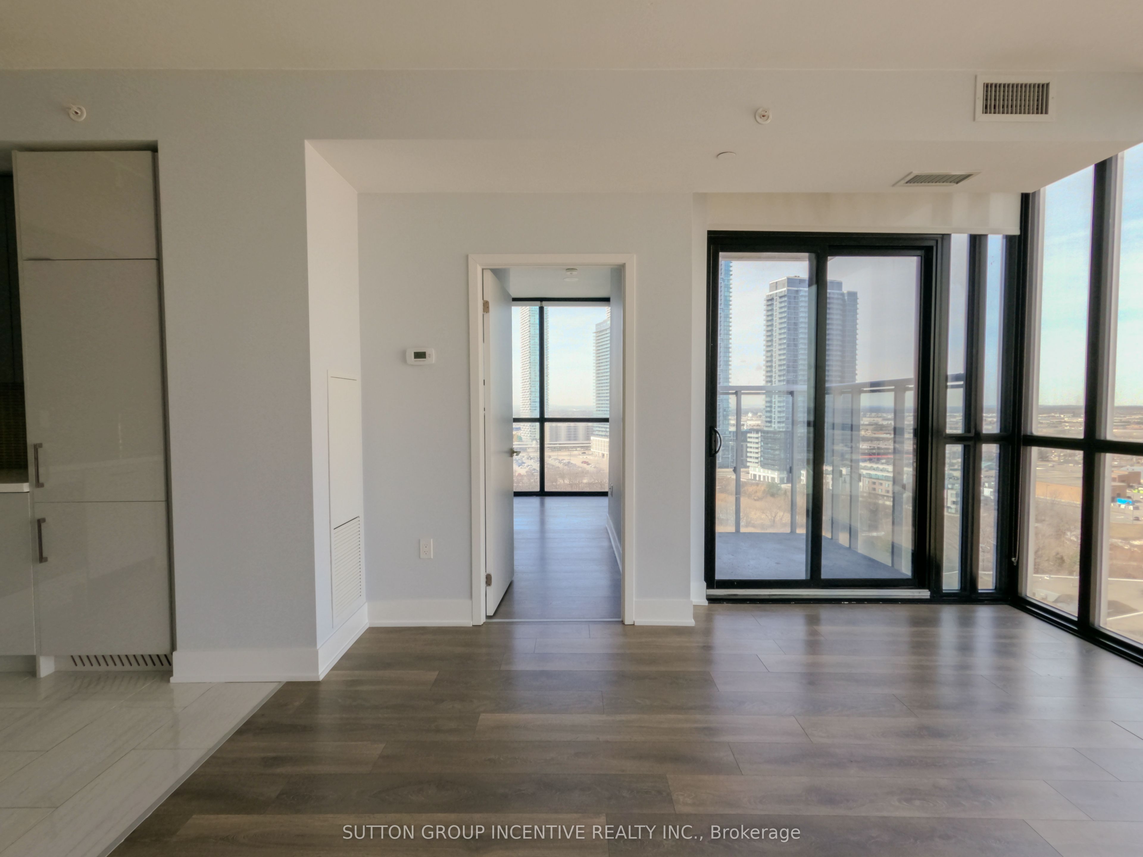 #1407 - 2908 Highway 7 Property Photo 6