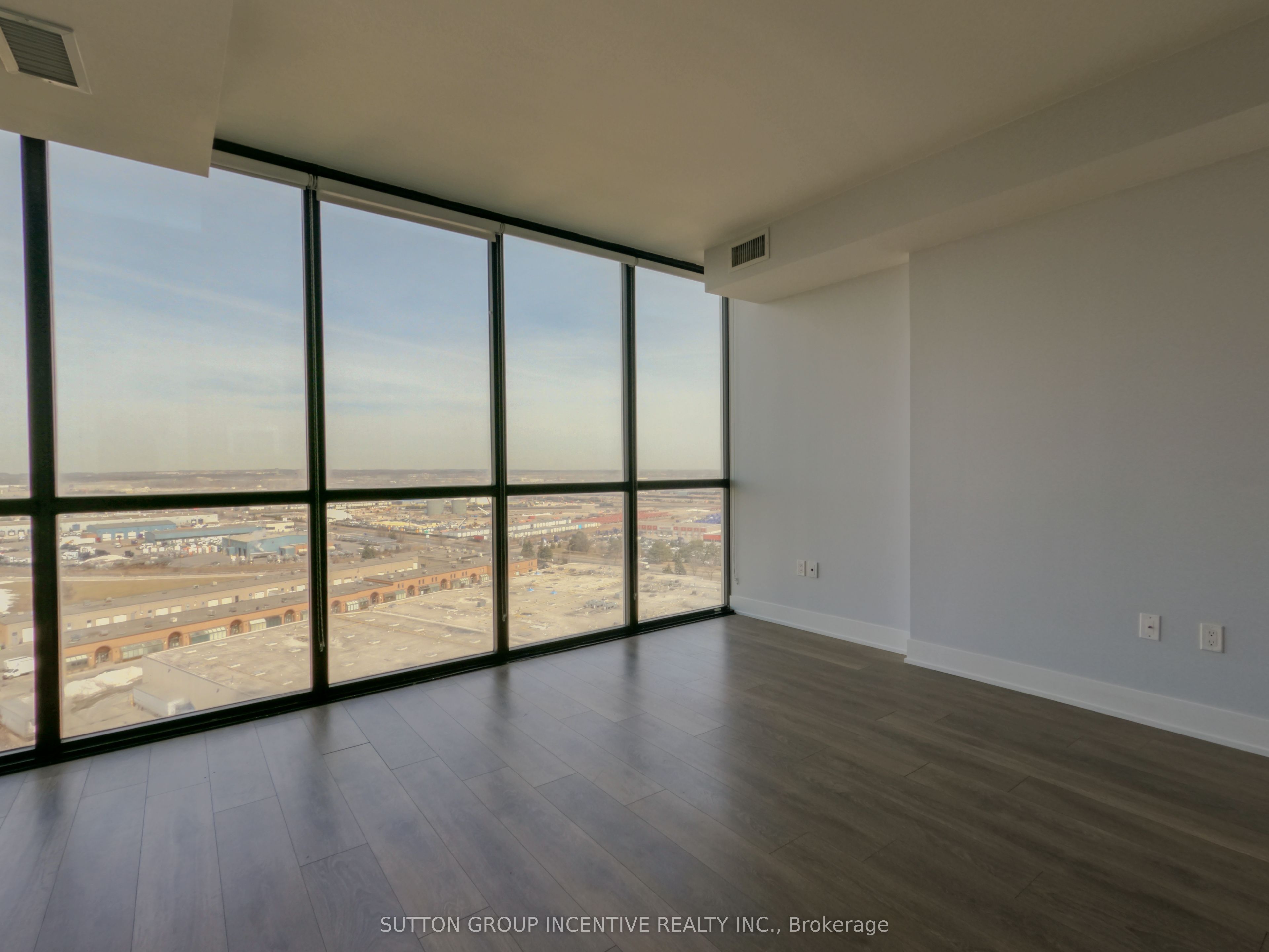 #1407 - 2908 Highway 7 Property Photo 8