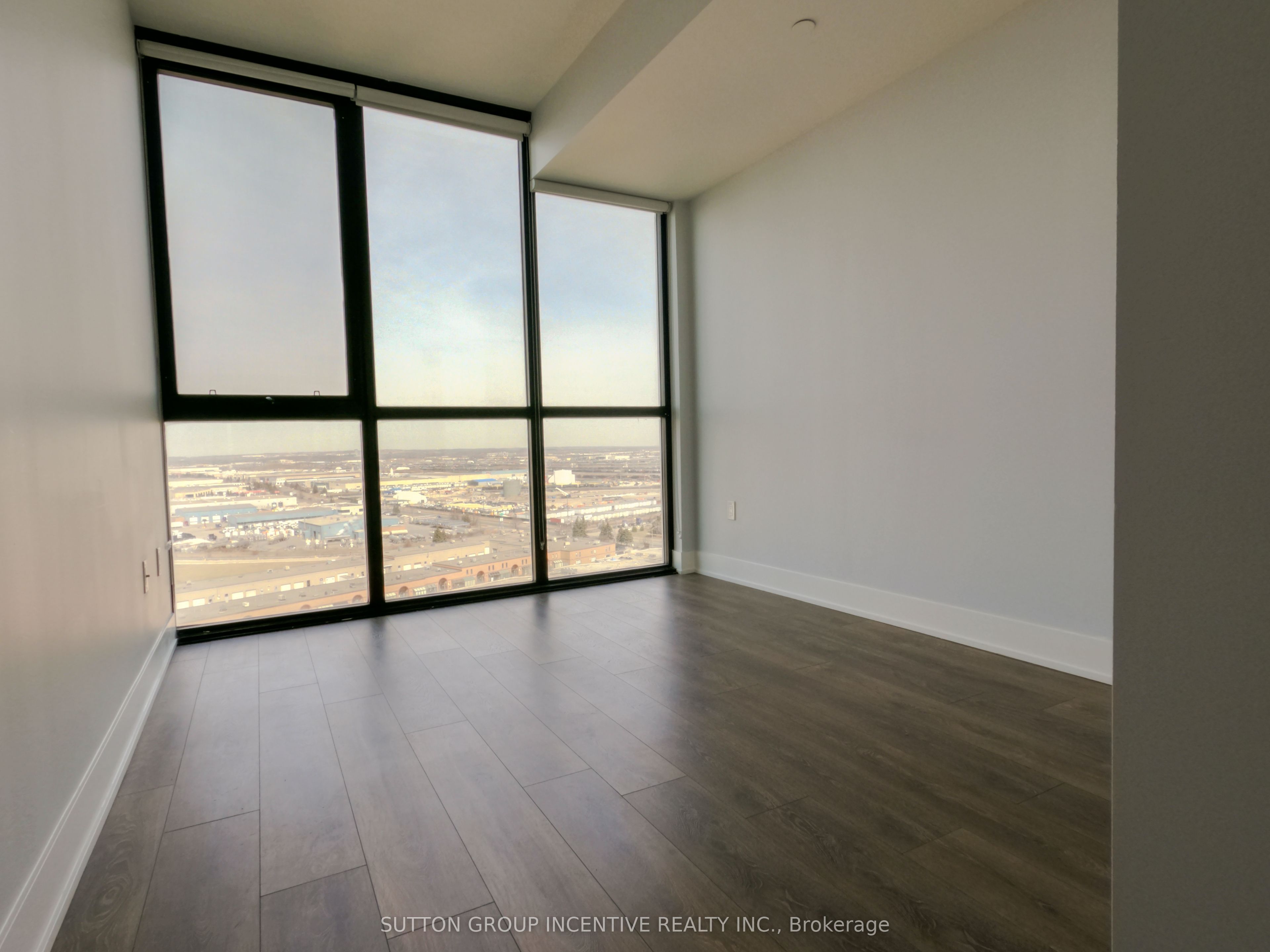 #1407 - 2908 Highway 7 Property Photo 14
