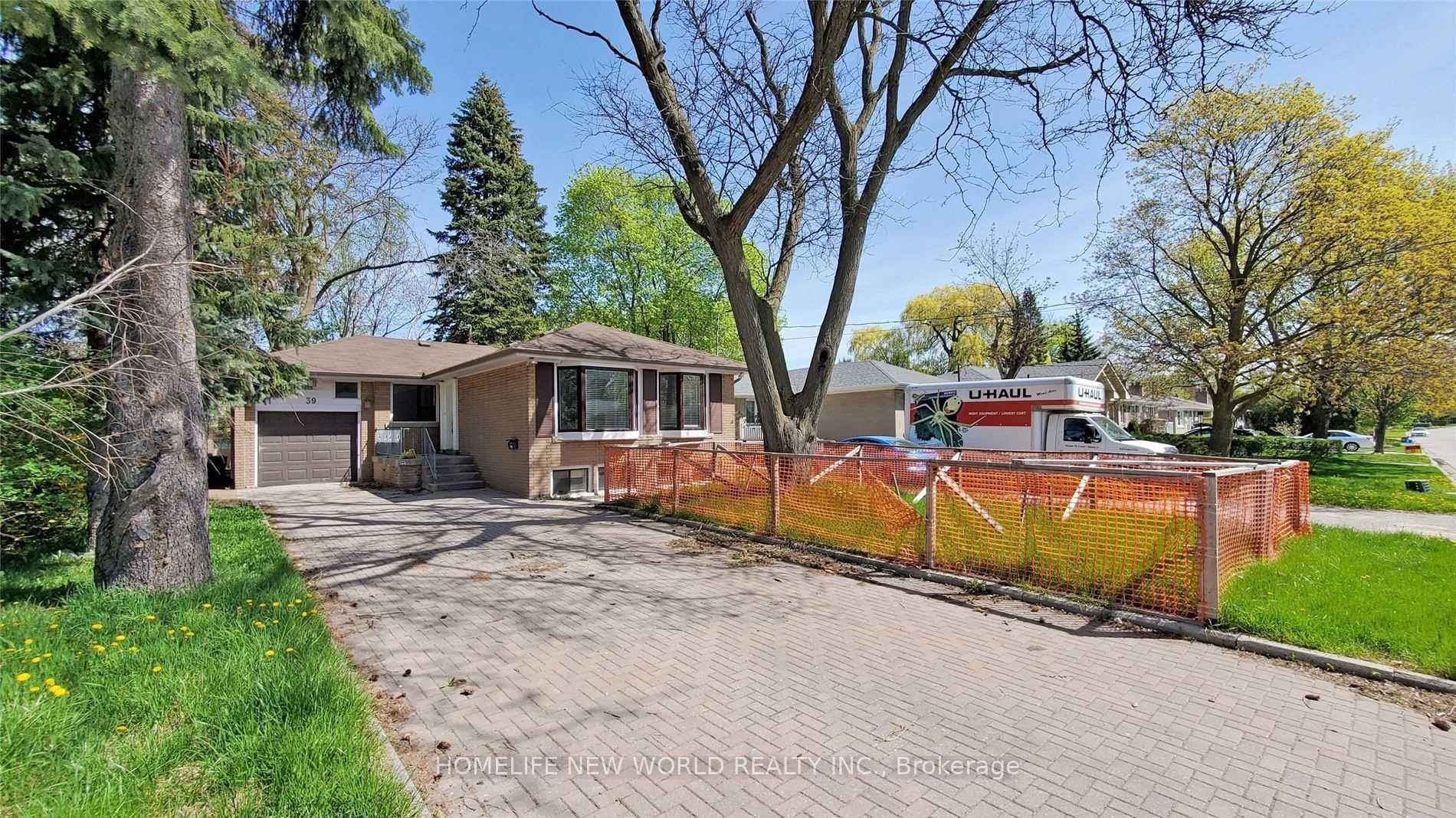 39 Cartier Crescent Property Photo 1