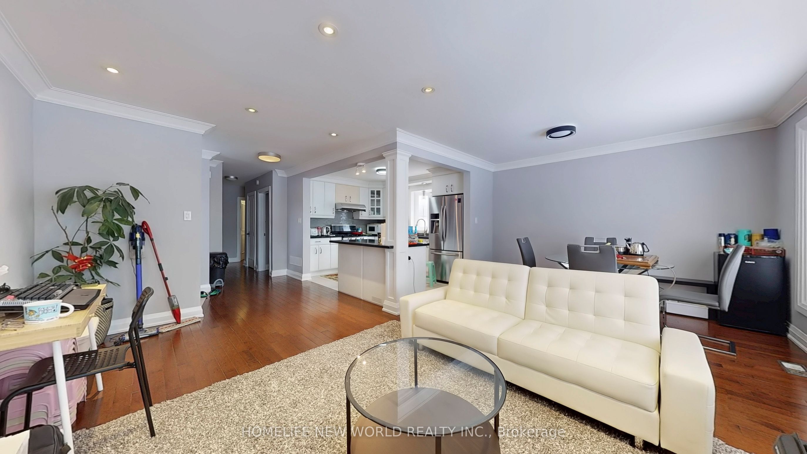 39 Cartier Crescent Property Photo 5