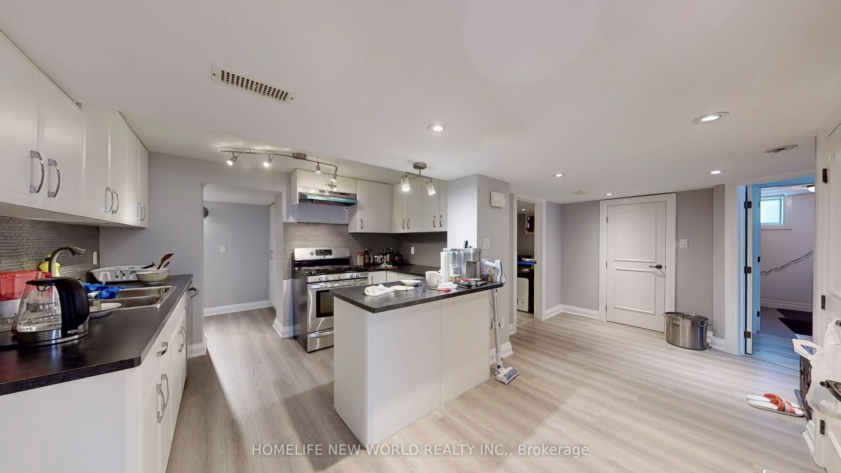 39 Cartier Crescent Property Photo 16