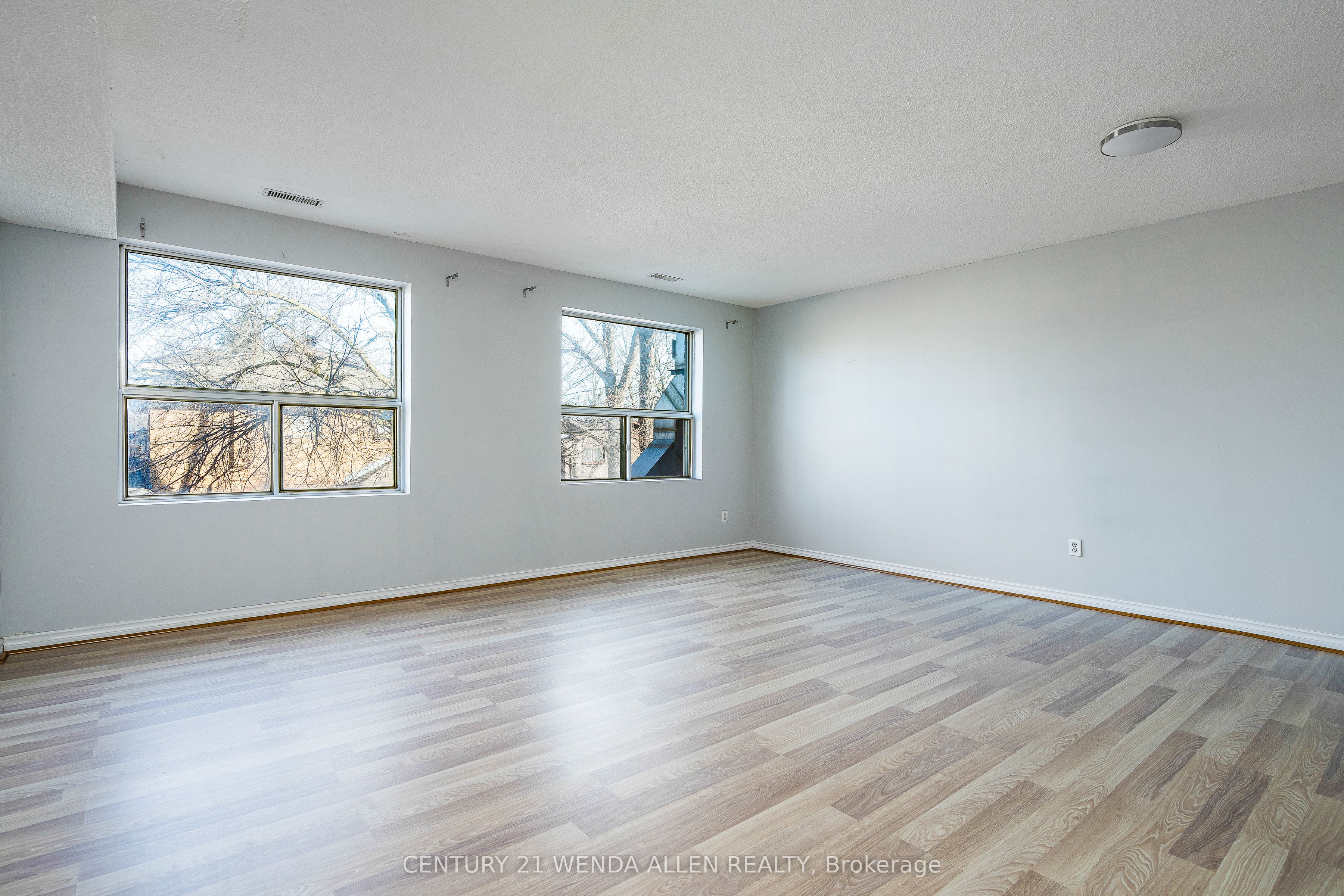 70 Victoria Street Property Photo 19