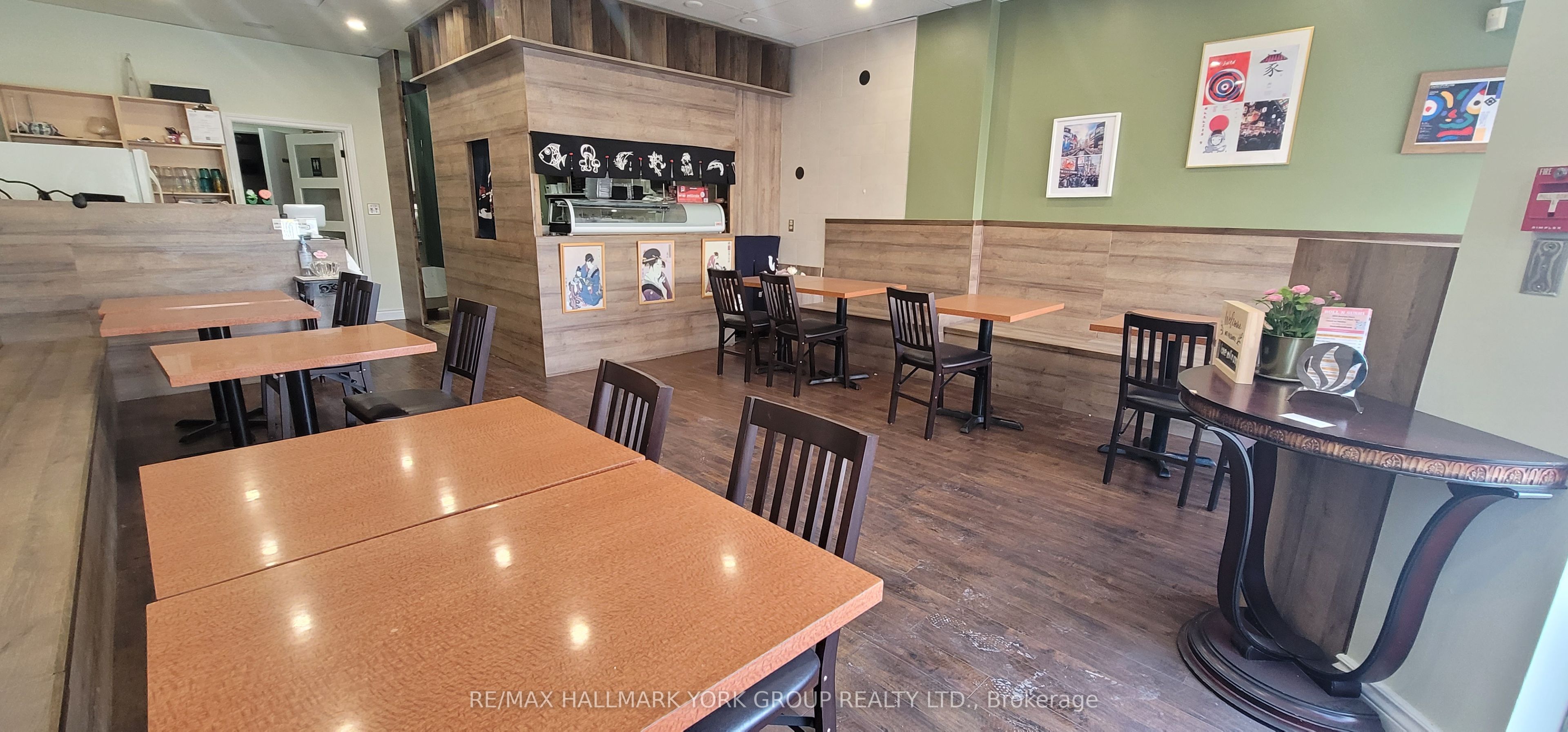 #2 - 15263 Yonge Street Property Photo 3