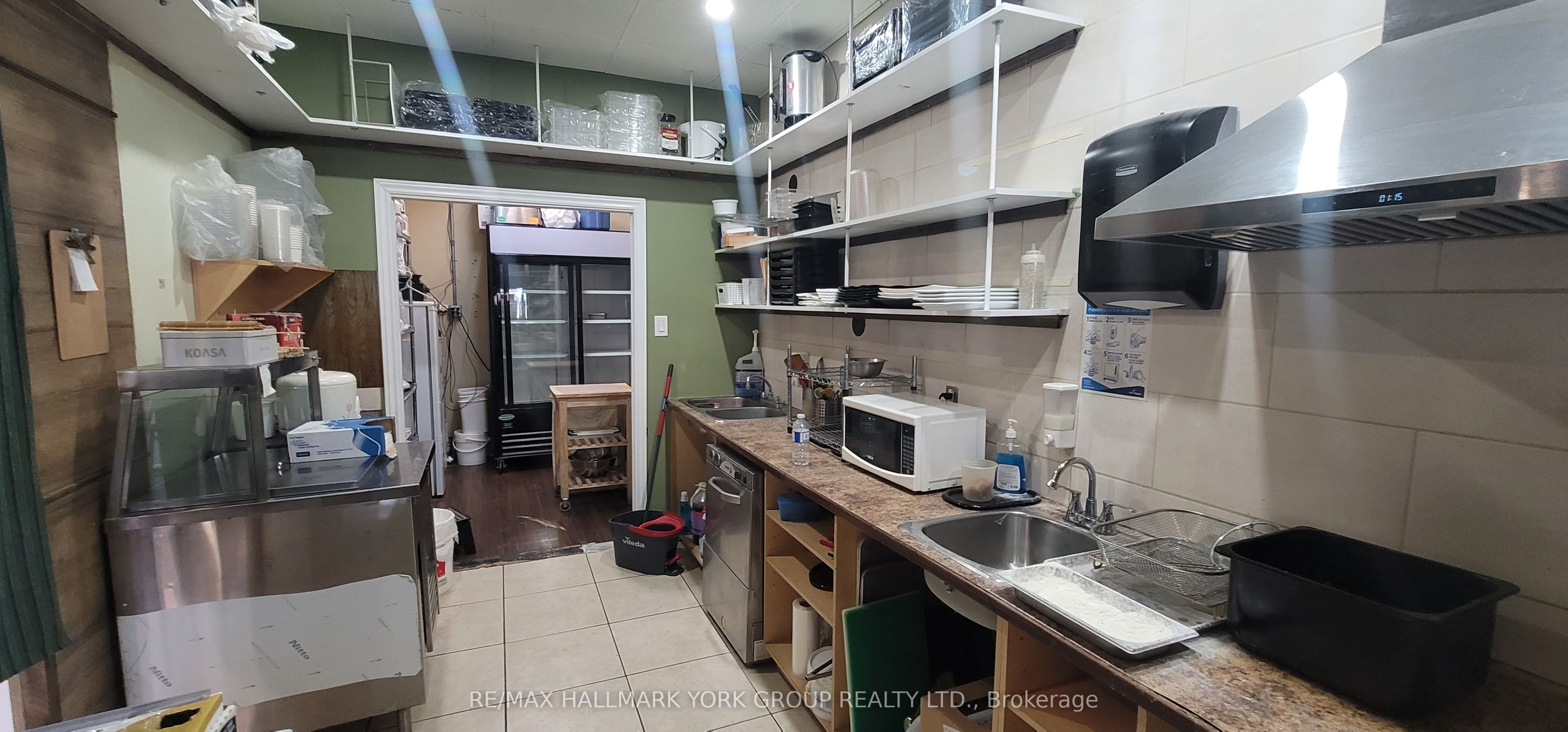 #2 - 15263 Yonge Street Property Photo 8