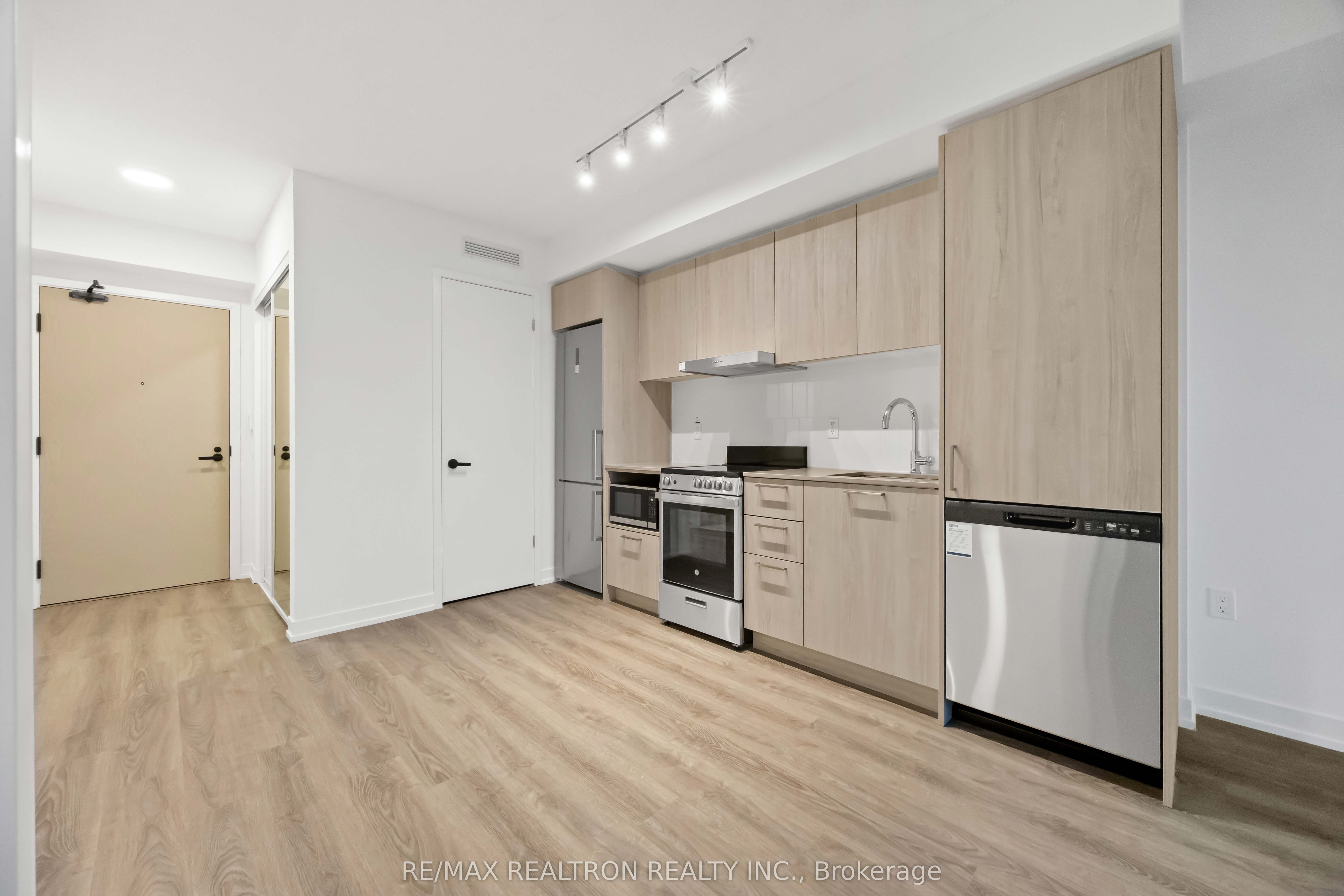 #3010 - 195 Commerce Street Property Photo 6