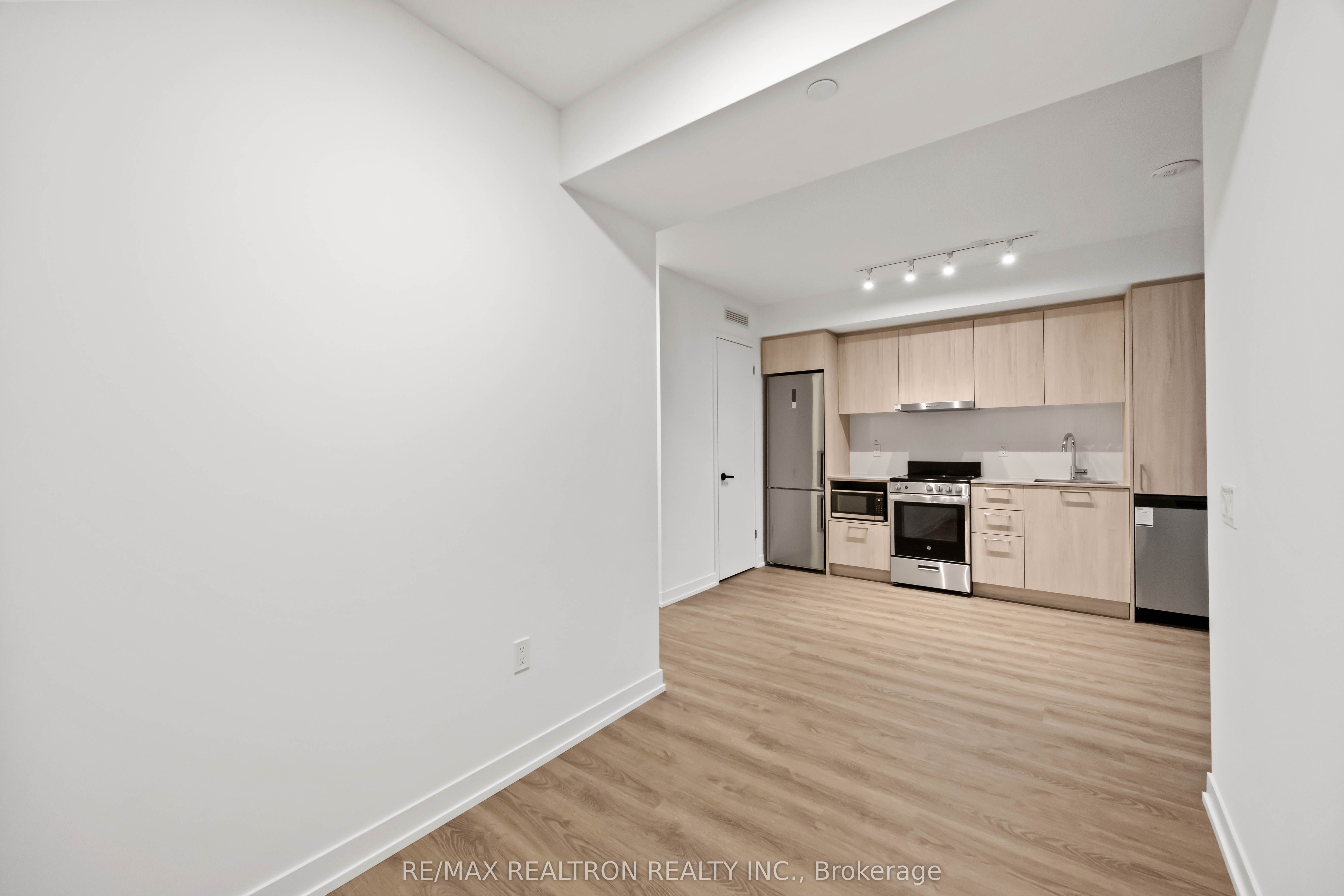 #3010 - 195 Commerce Street Property Photo 18