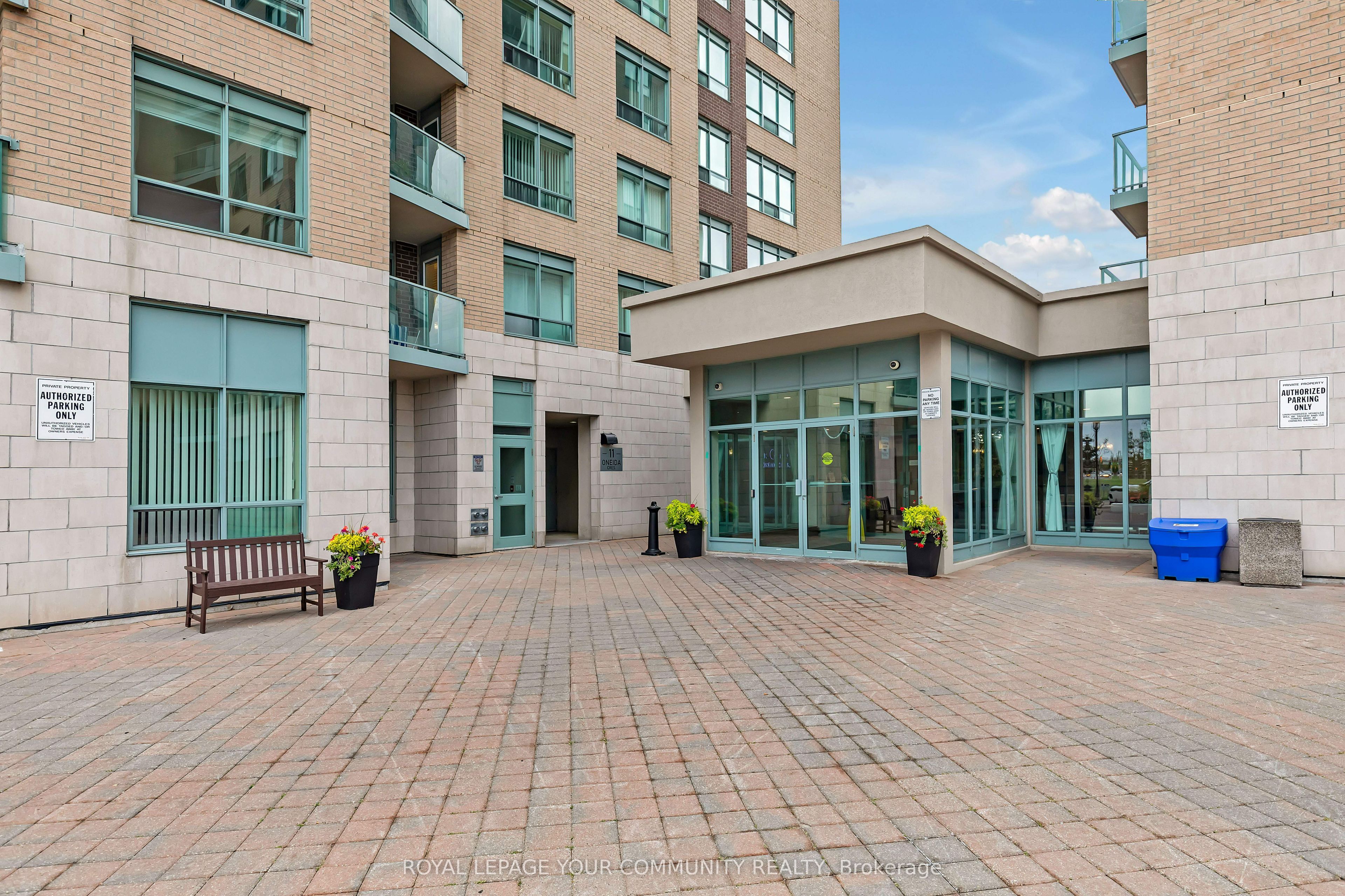 #502 - 11 Oneida Crescent Property Photo 2