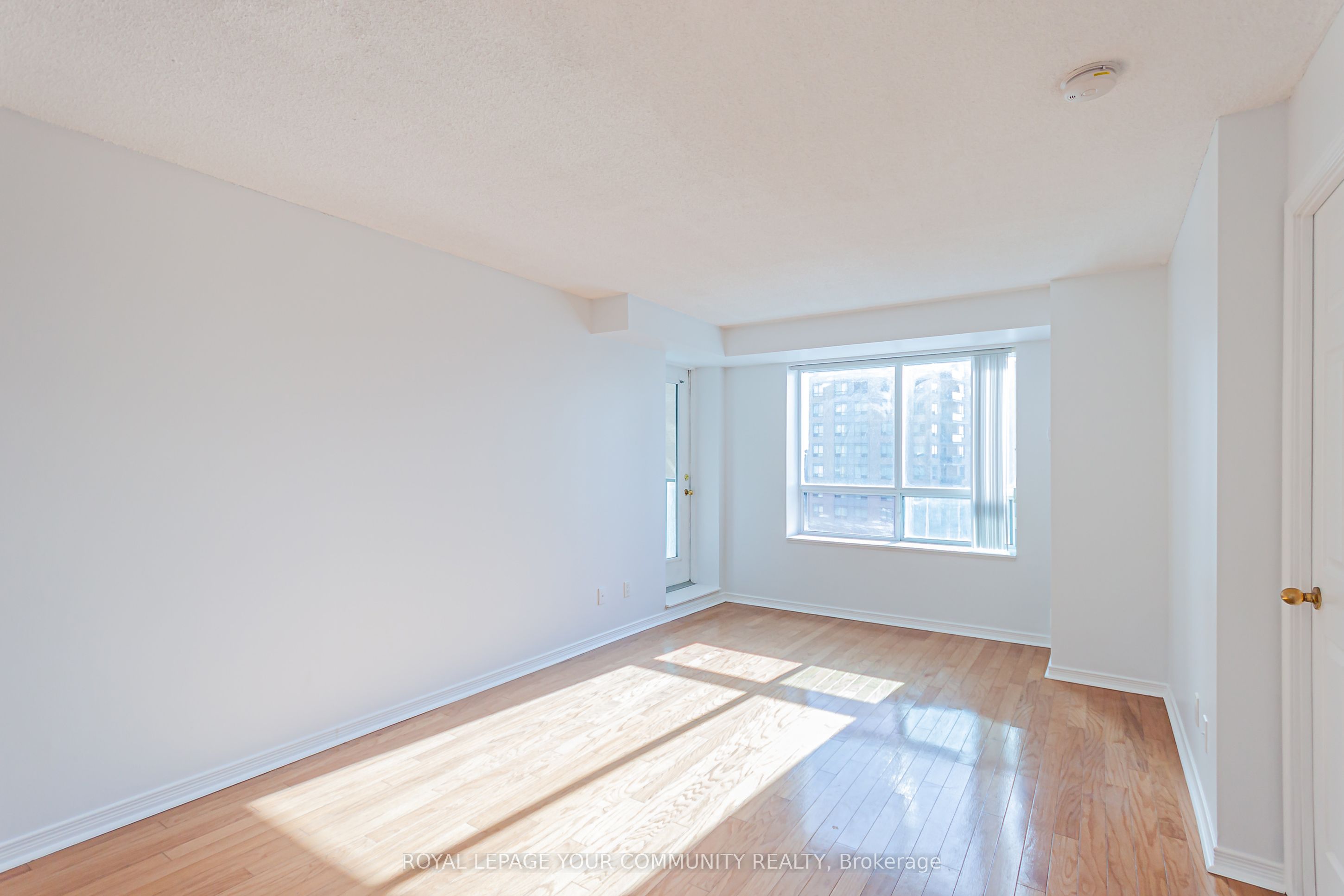 #502 - 11 Oneida Crescent Property Photo 9