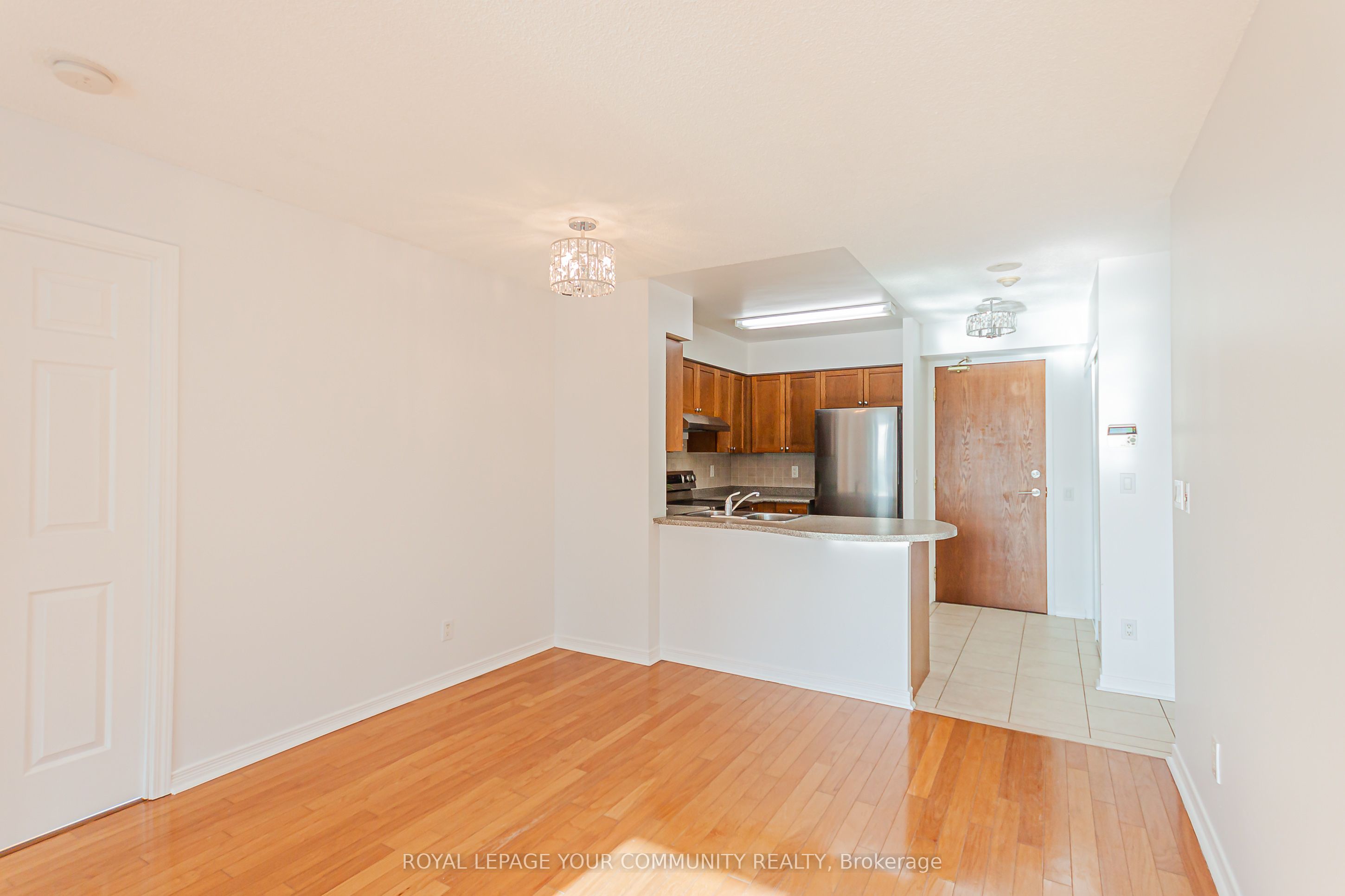 #502 - 11 Oneida Crescent Property Photo 10