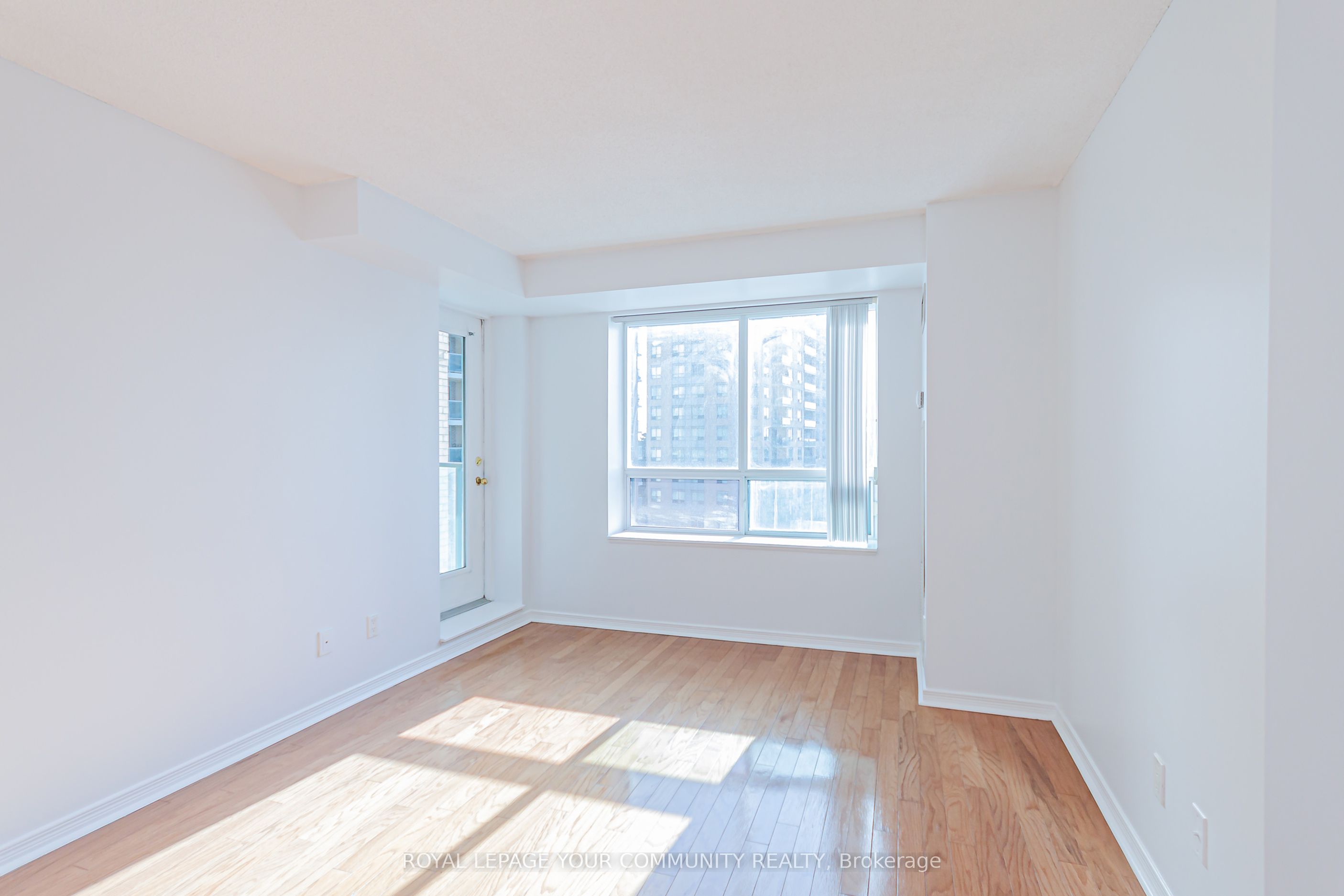 #502 - 11 Oneida Crescent Property Photo 11