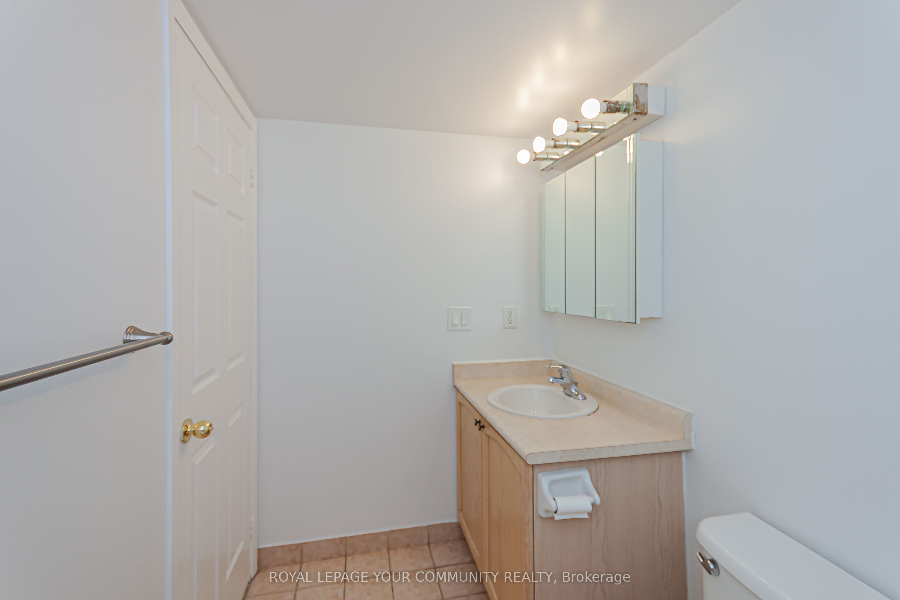 #502 - 11 Oneida Crescent Property Photo 21
