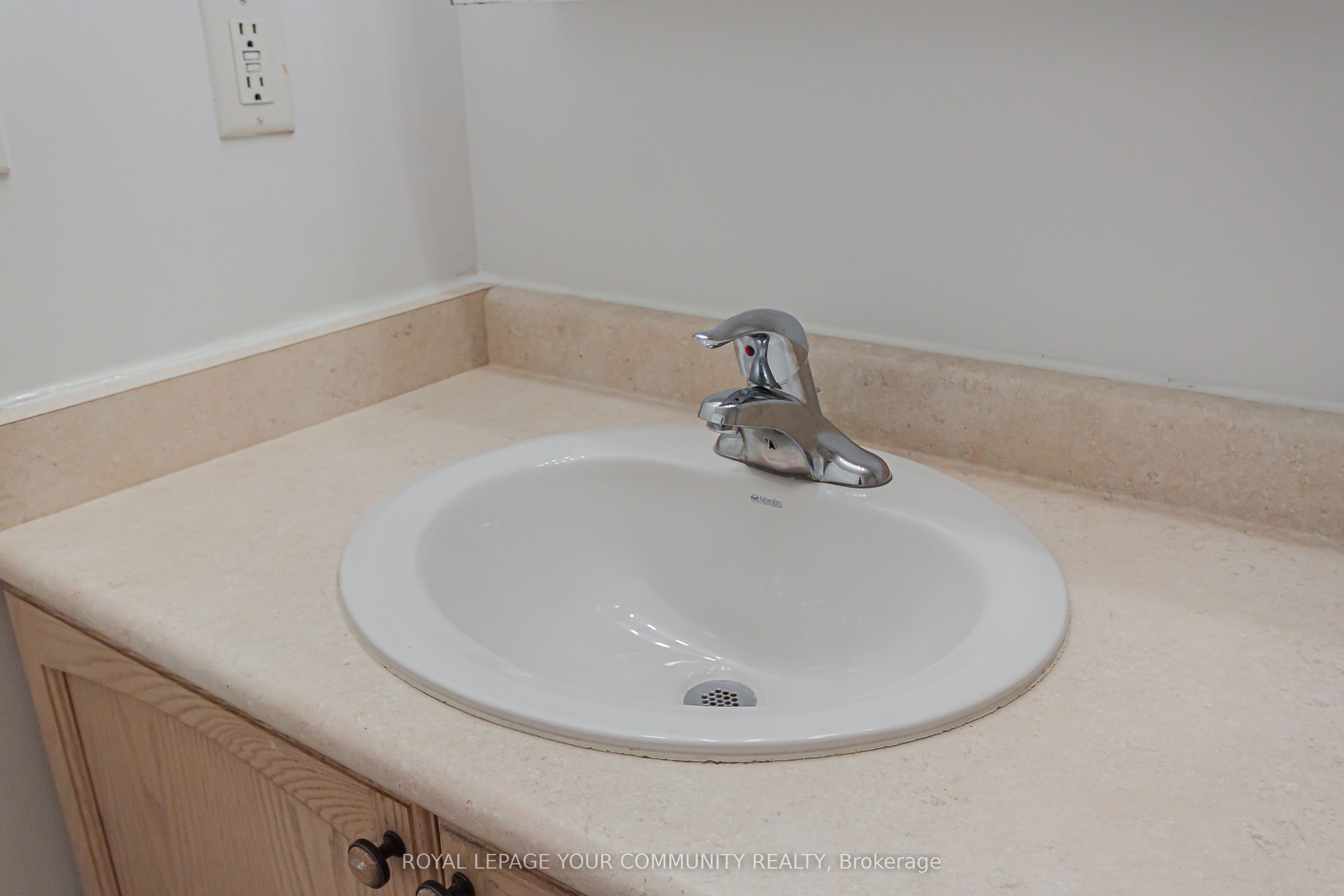 #502 - 11 Oneida Crescent Property Photo 22