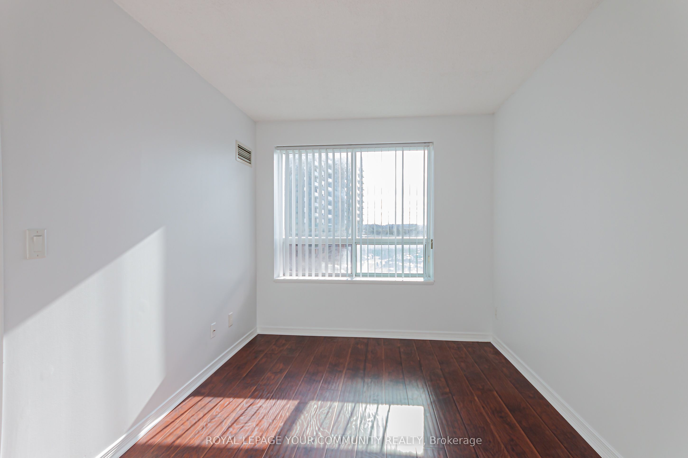 #502 - 11 Oneida Crescent Property Photo 24