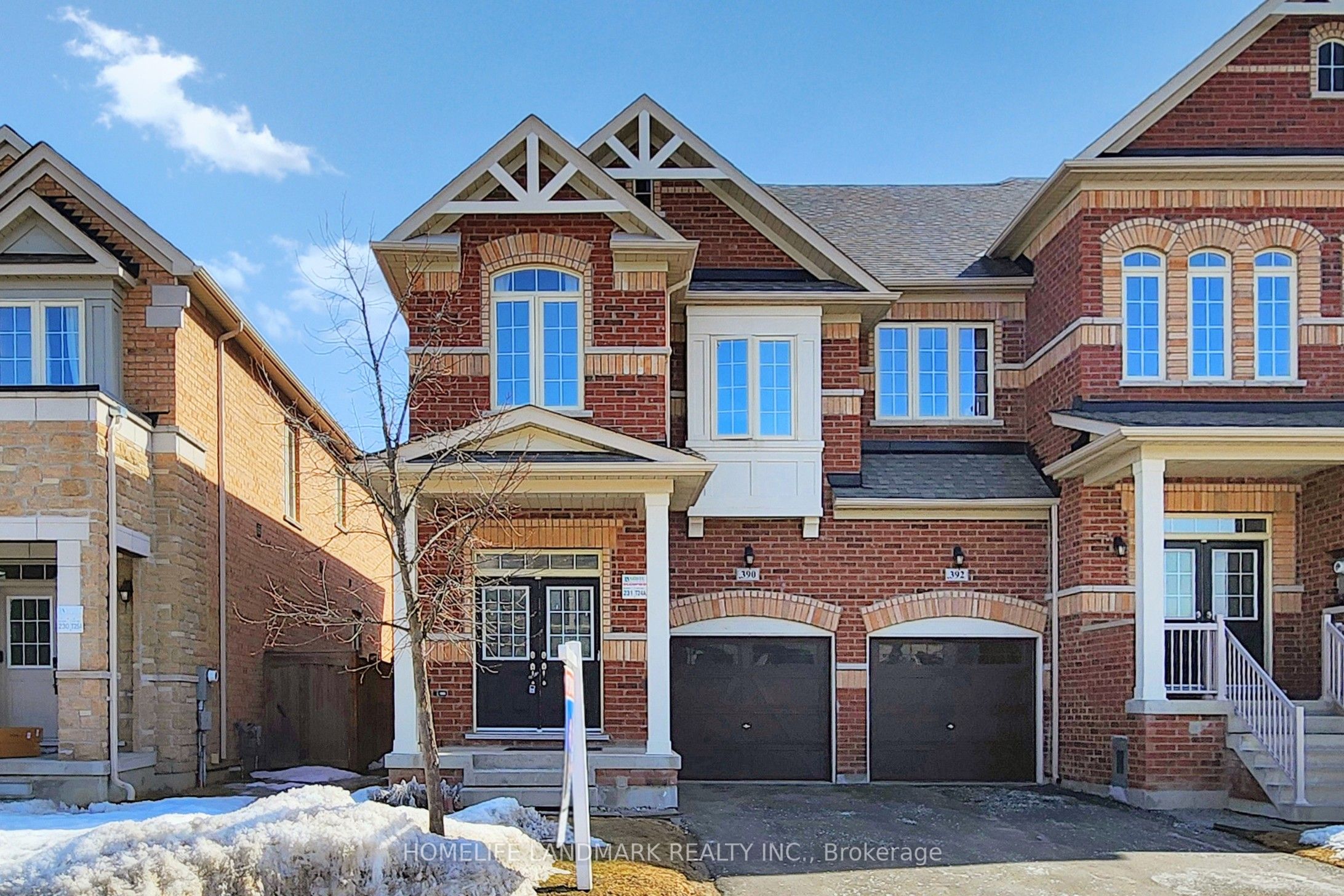 390 Chouinard Way Property Photo
