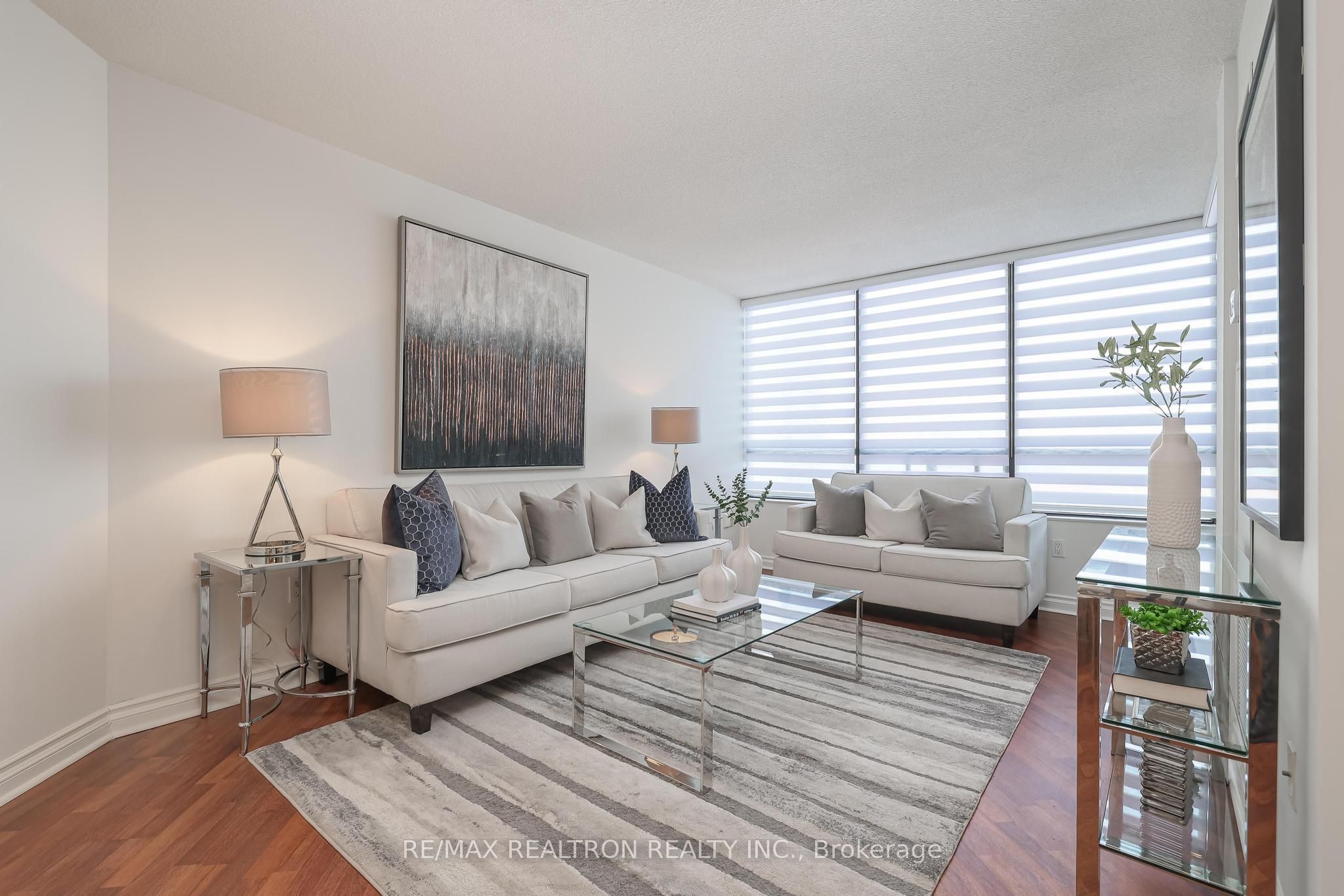 #901 - 7460 Bathurst Street Property Photo 1