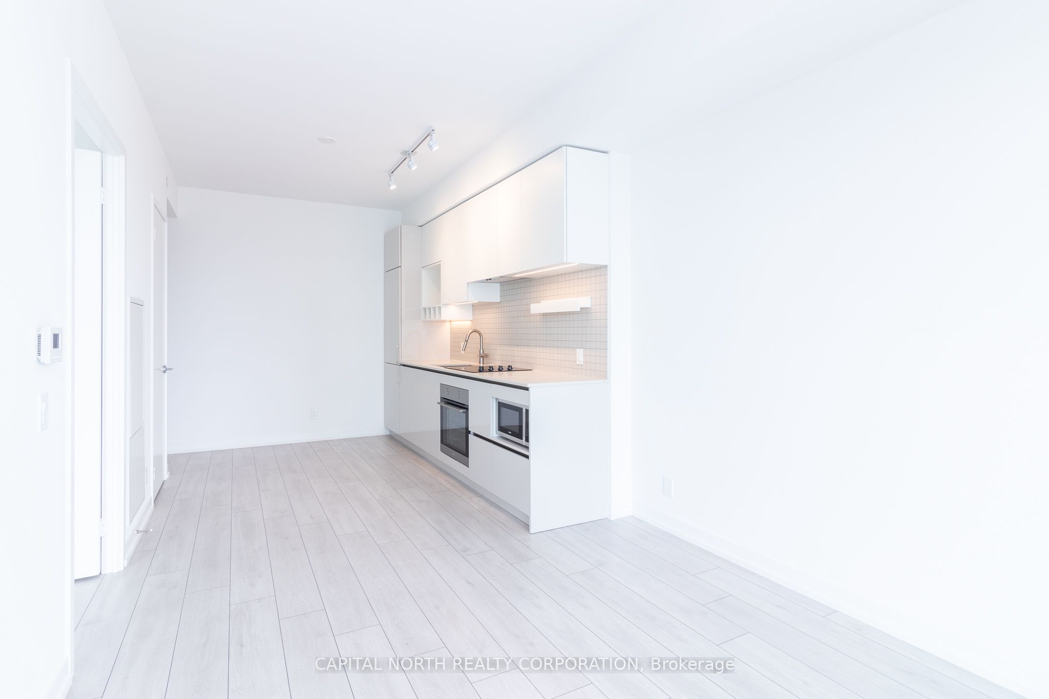 #2611 - 950 Portage Parkway Property Photo 8