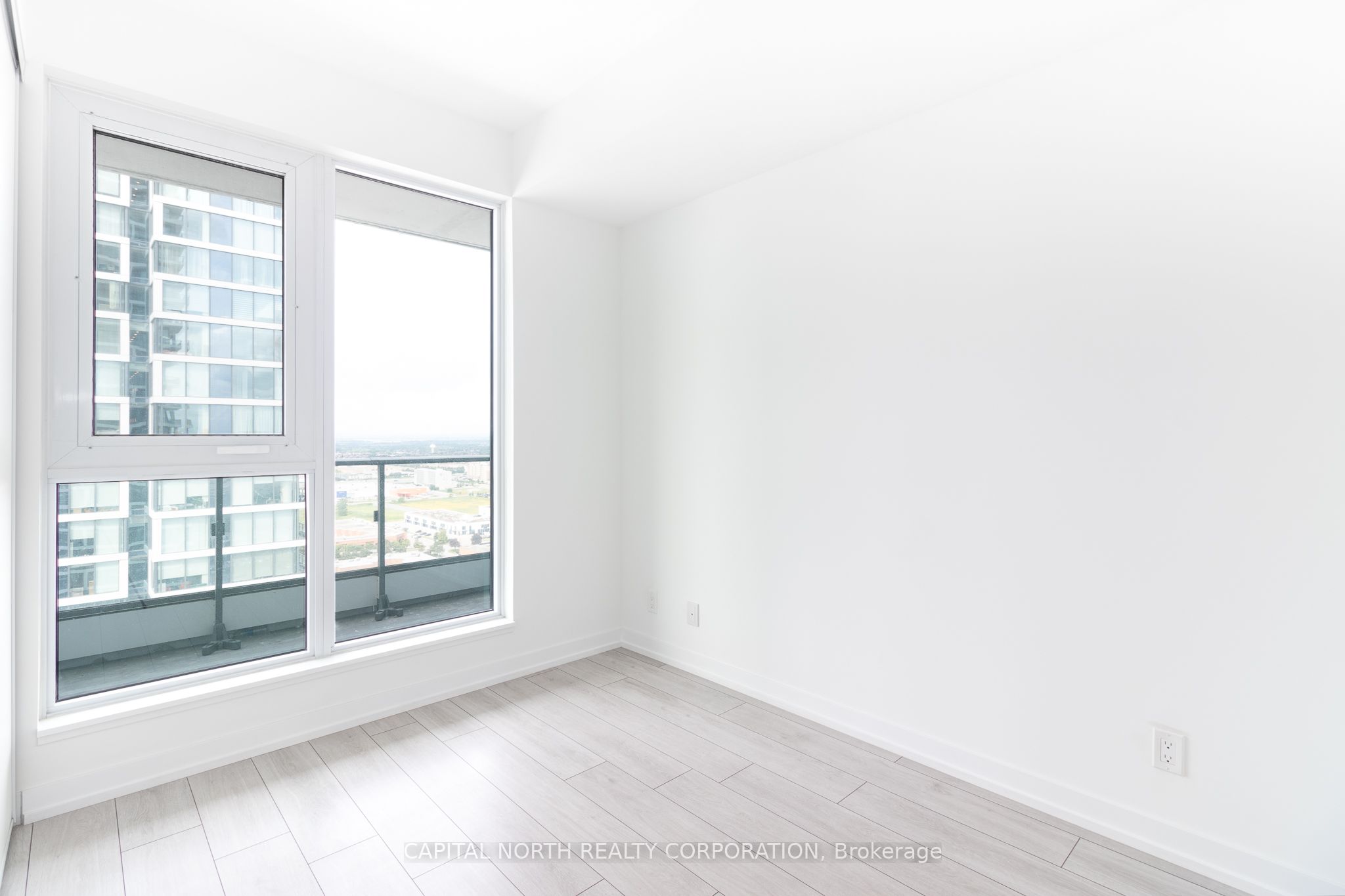#2611 - 950 Portage Parkway Property Photo 9