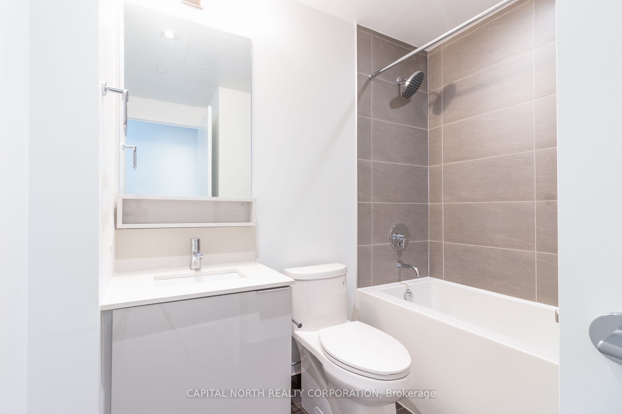 #2611 - 950 Portage Parkway Property Photo 11