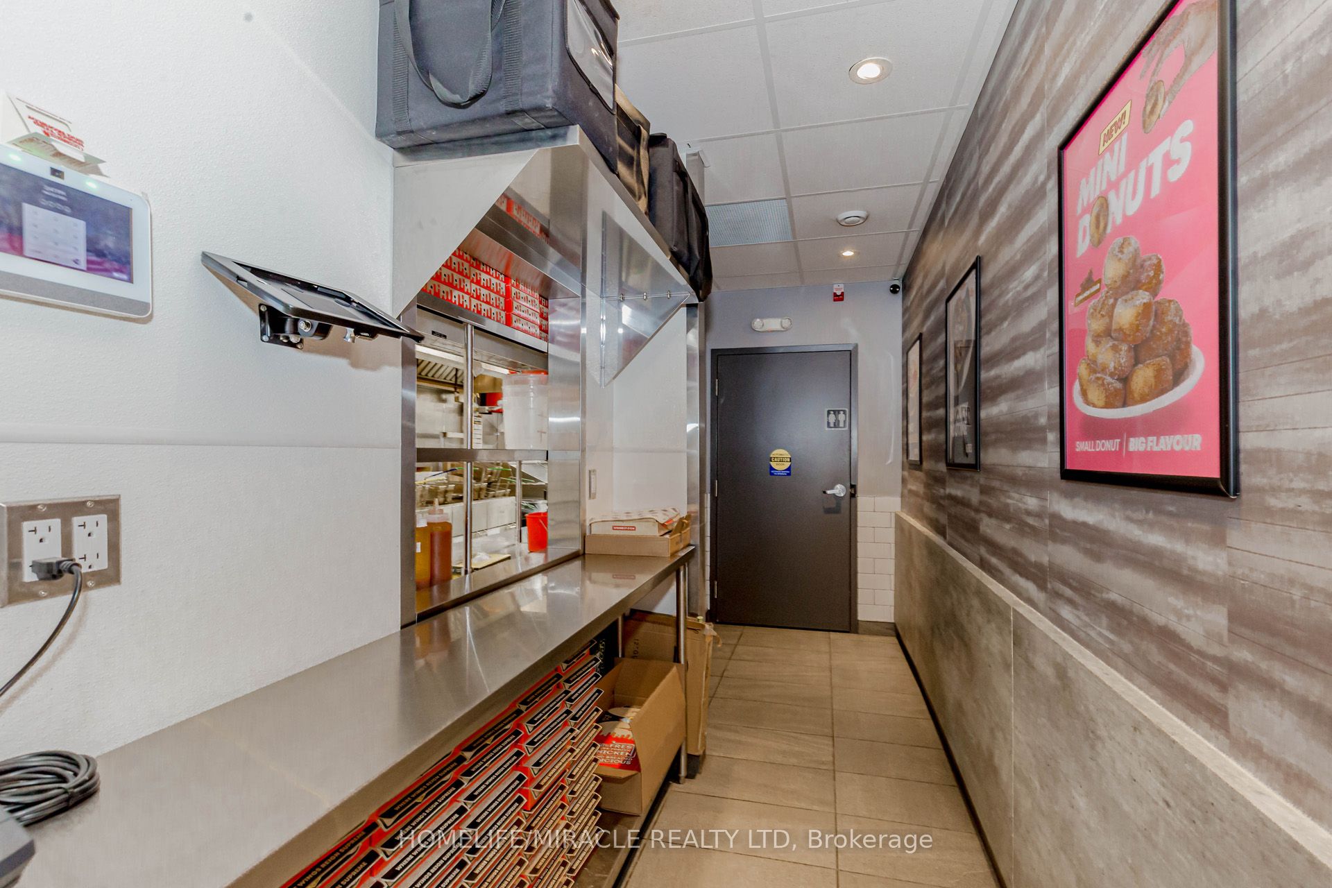 #5 - 411 Manhattan Drive Property Photo 16