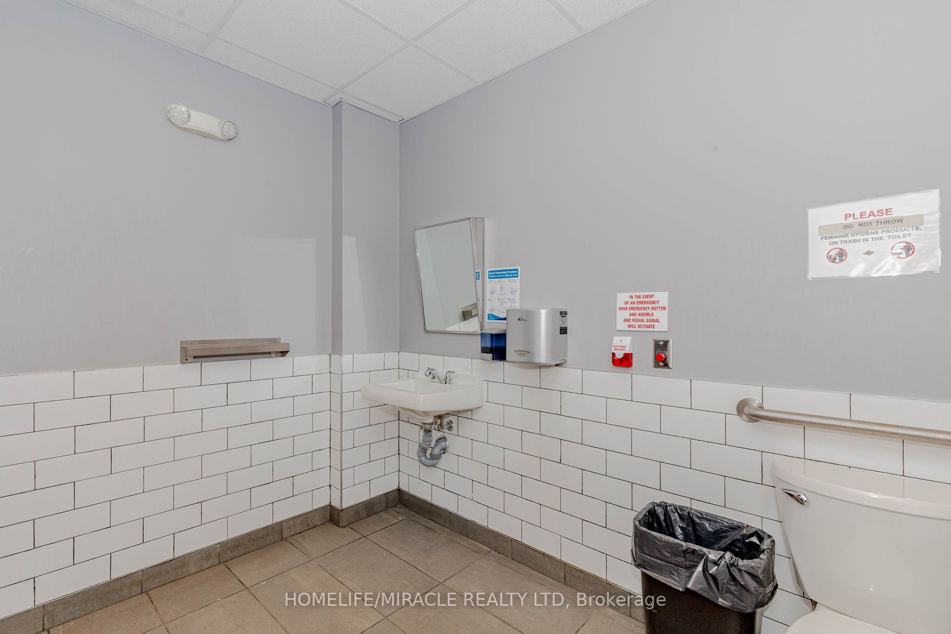 #5 - 411 Manhattan Drive Property Photo 45