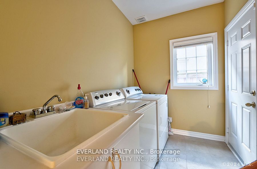12 Ferretti Street Property Photo 17