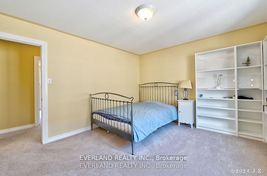 12 Ferretti Street Property Photo 25