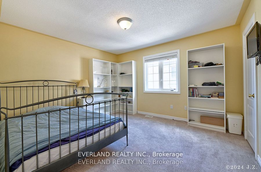 12 Ferretti Street Property Photo 27