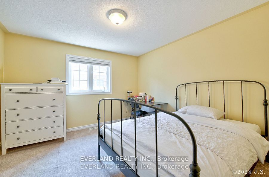 12 Ferretti Street Property Photo 28