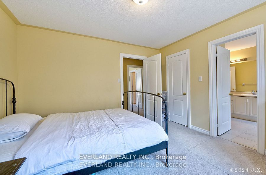 12 Ferretti Street Property Photo 29