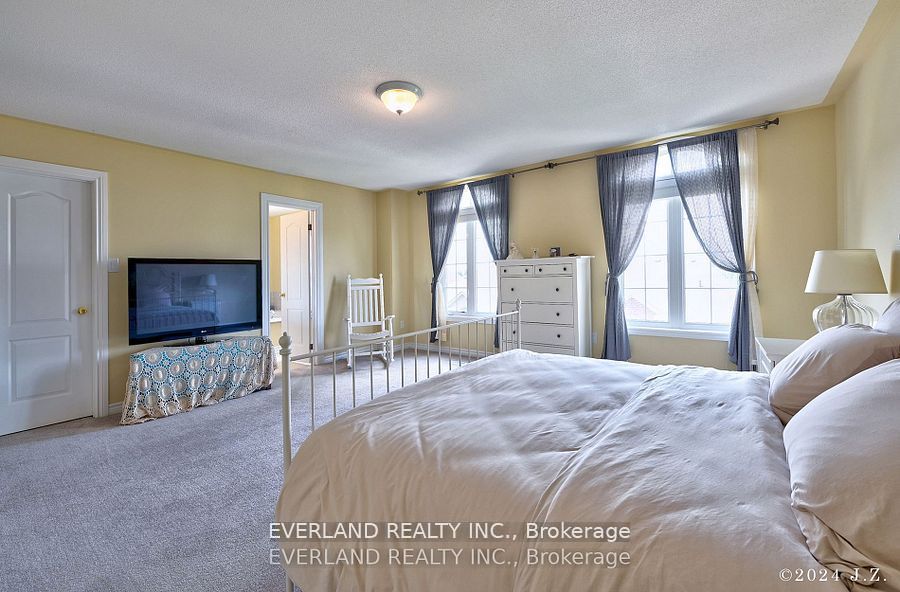 12 Ferretti Street Property Photo 30