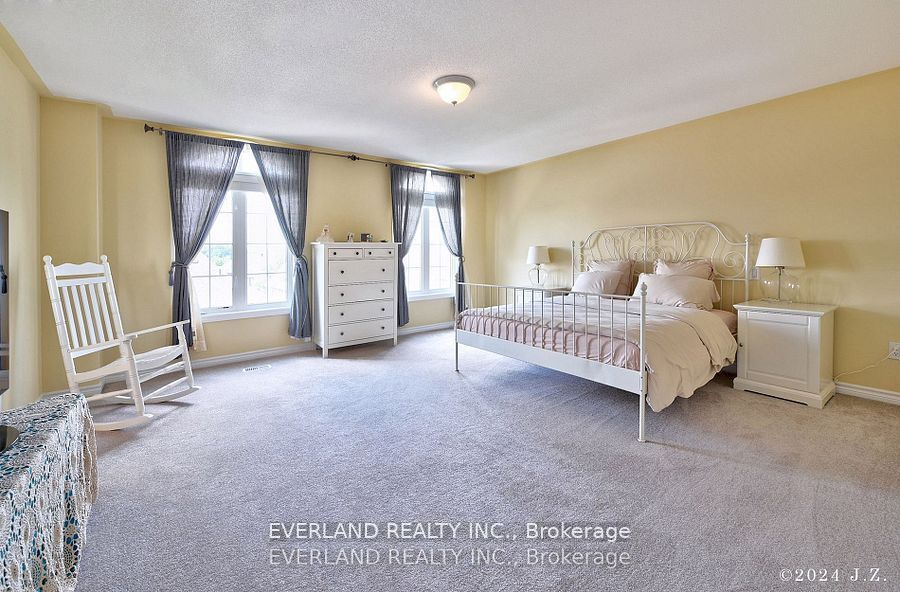 12 Ferretti Street Property Photo 32