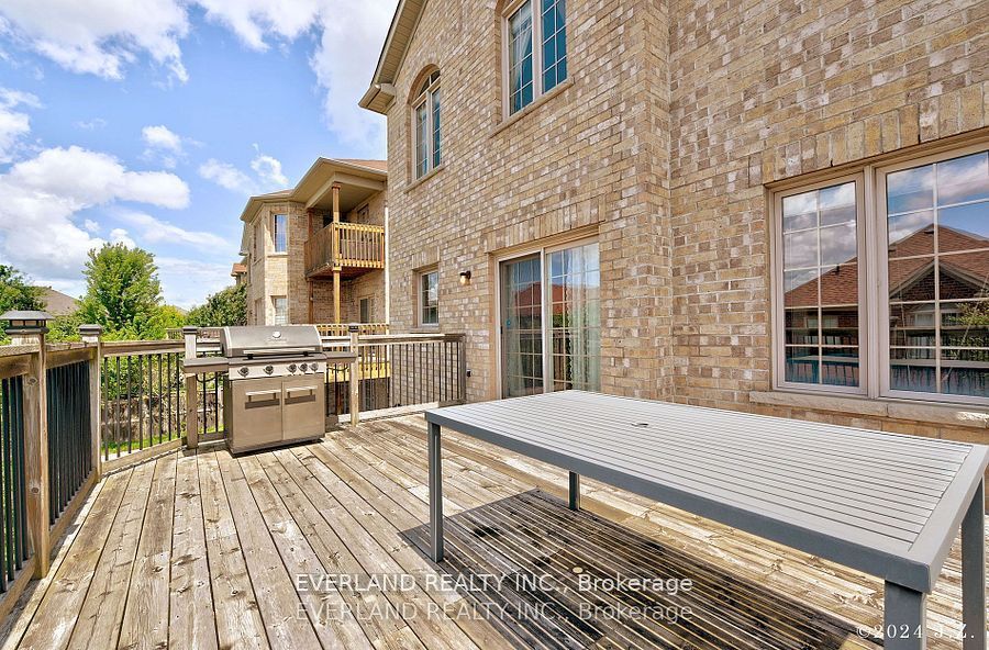 12 Ferretti Street Property Photo 35