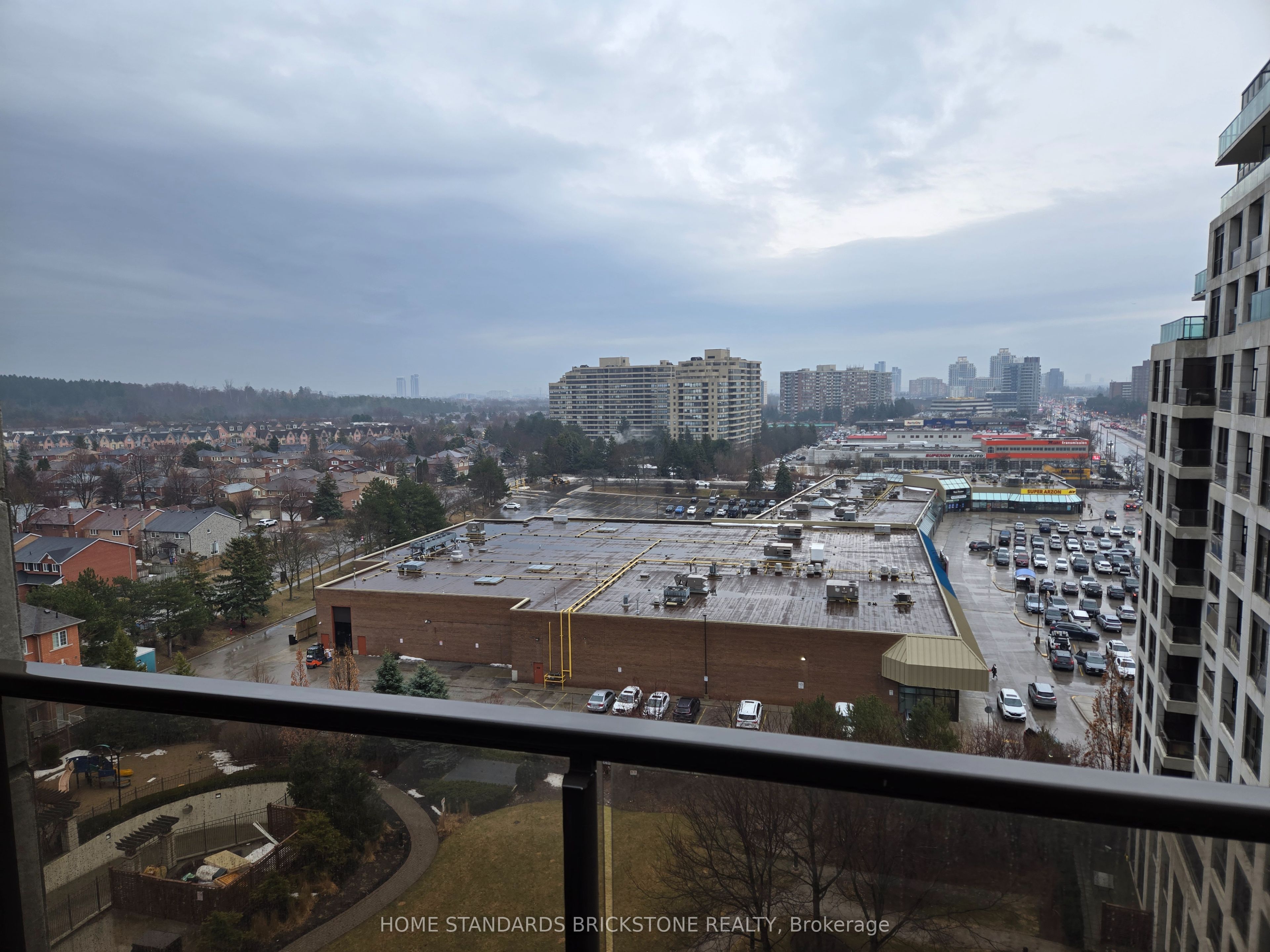 #1012 - 18 Harding Boulevard Property Photo