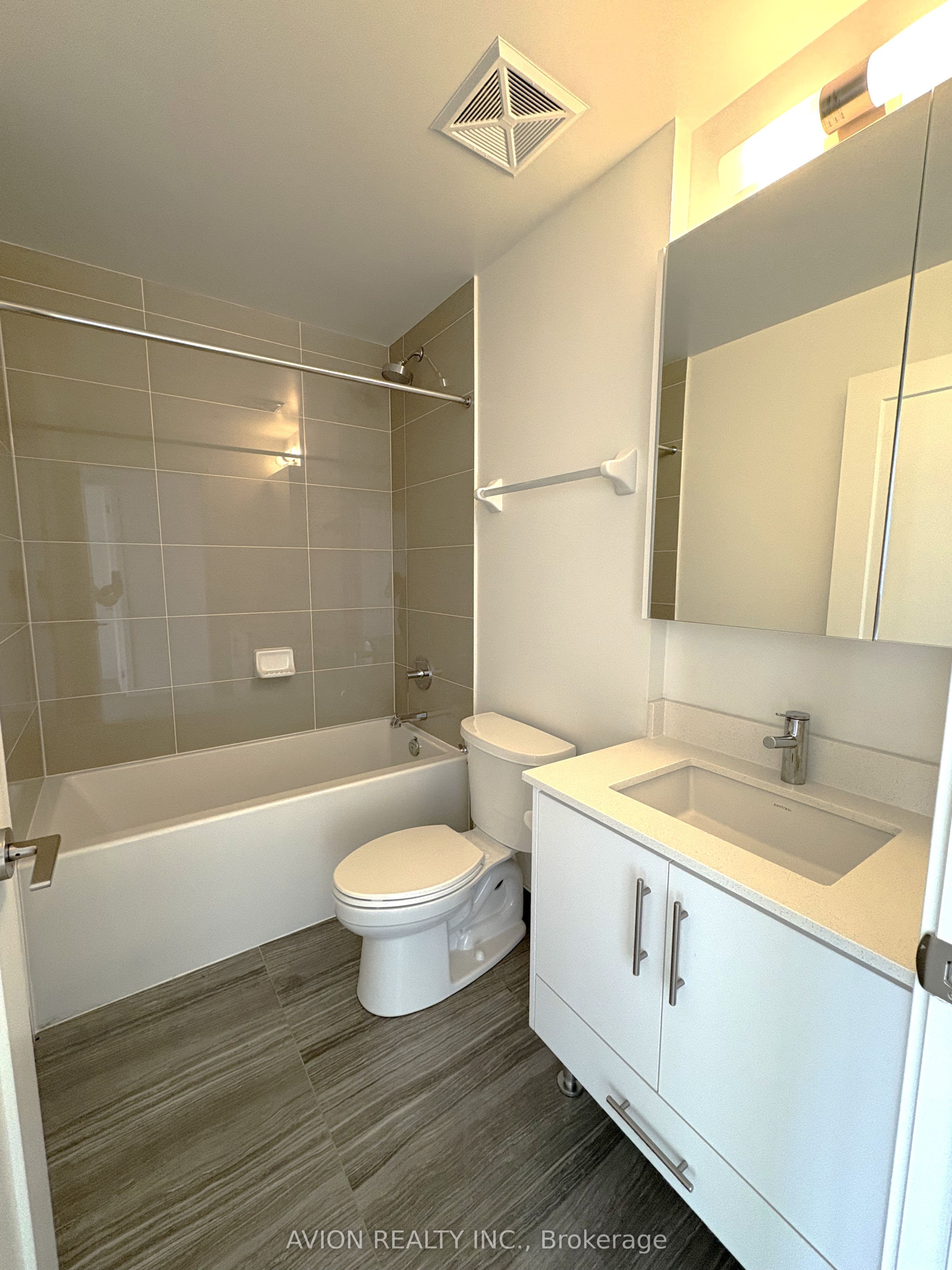 #1505 - 105 Oneida Crescent Property Photo 7