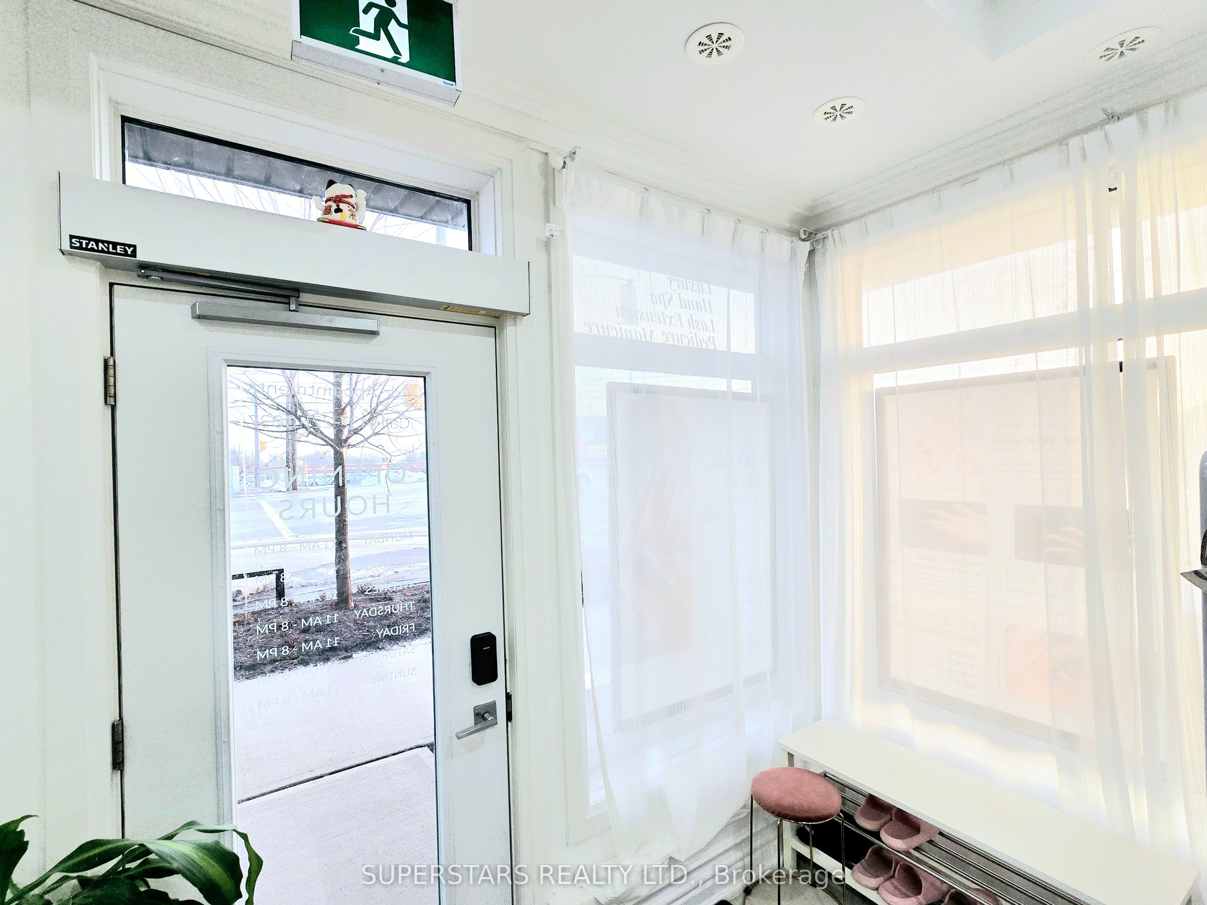 352 John Street Property Photo 4