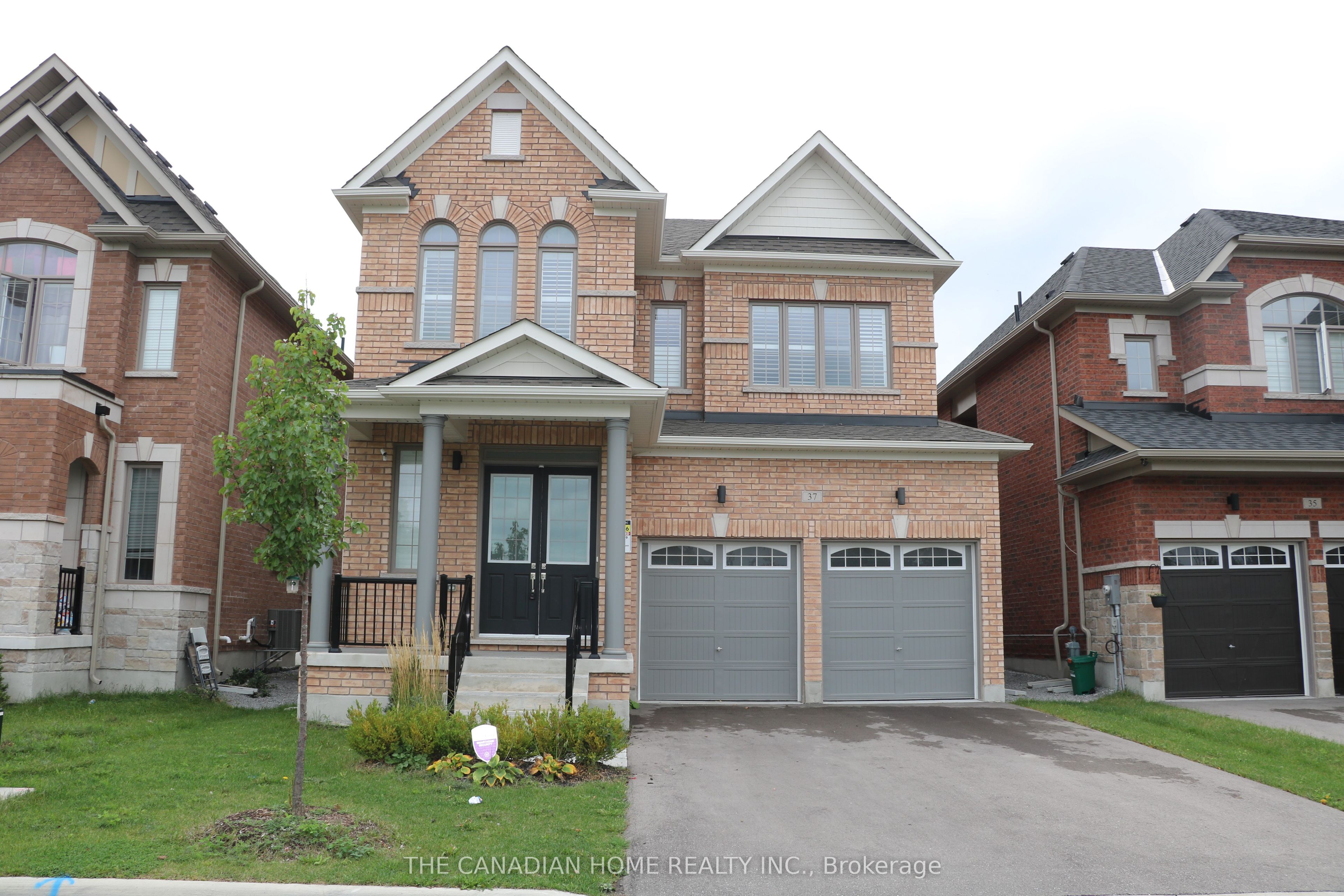 37 Prairie Grass Crescent Property Photo