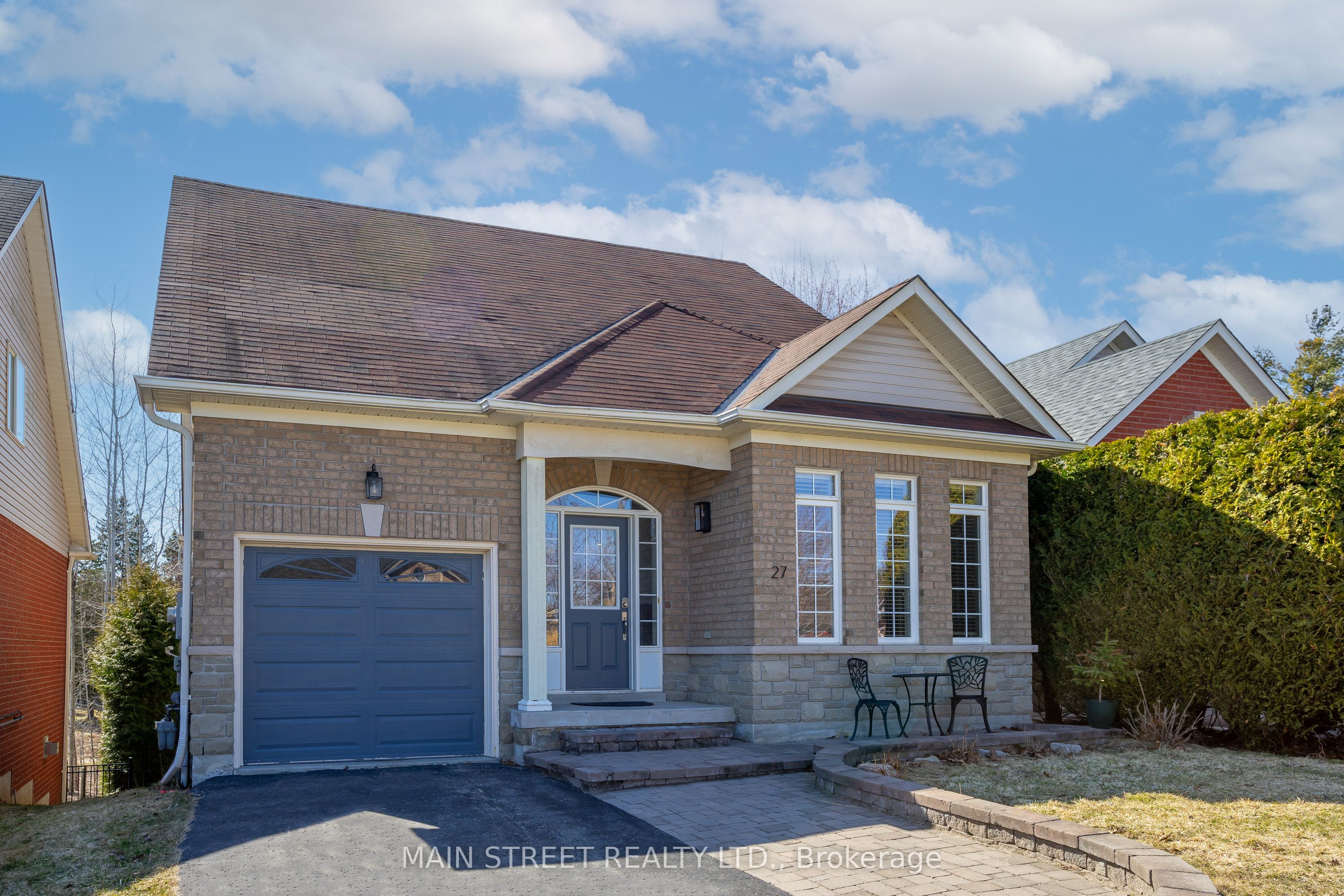 27 Meadow's End Crescent Property Photo