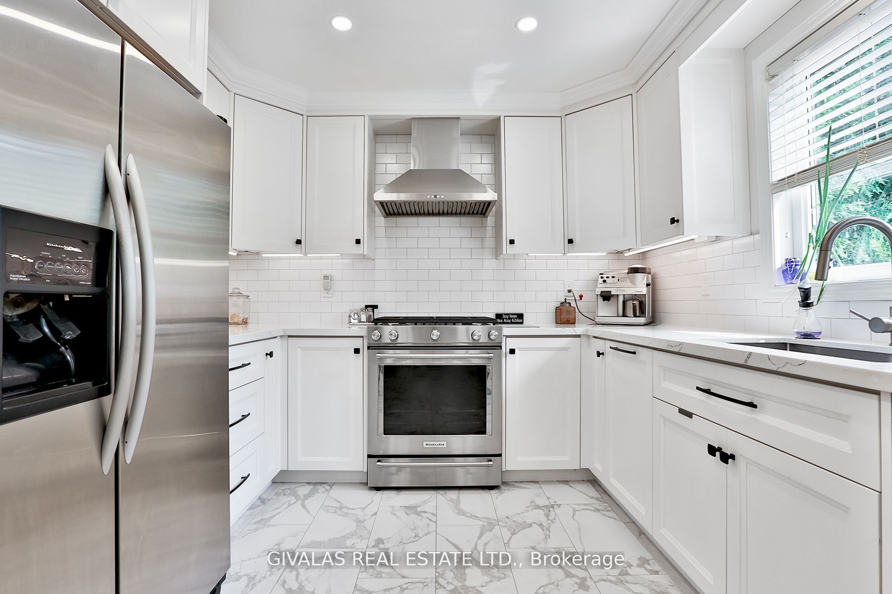 25 Sala Drive Property Photo 11