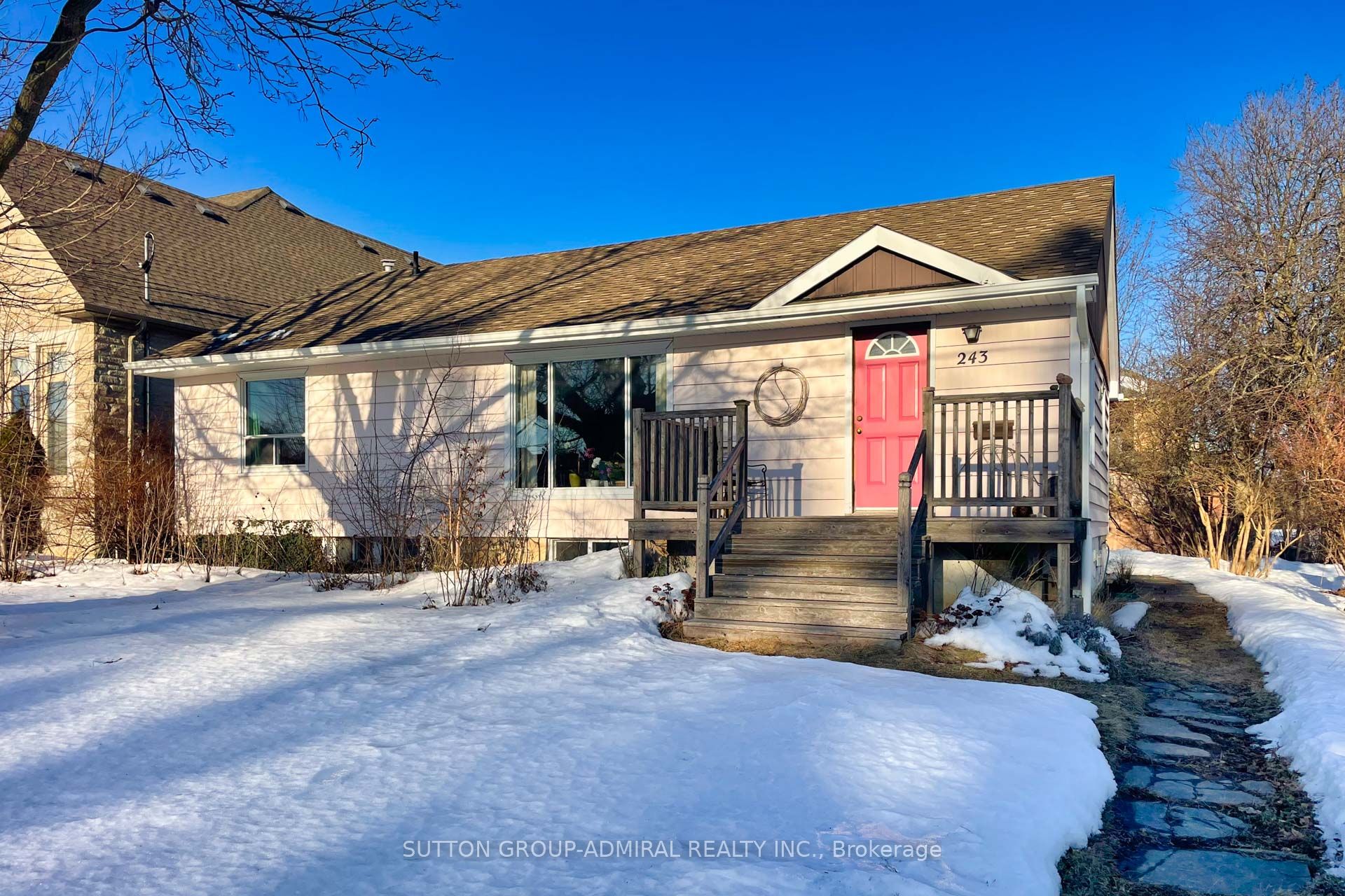 243 Ruggles Ave Property Photo