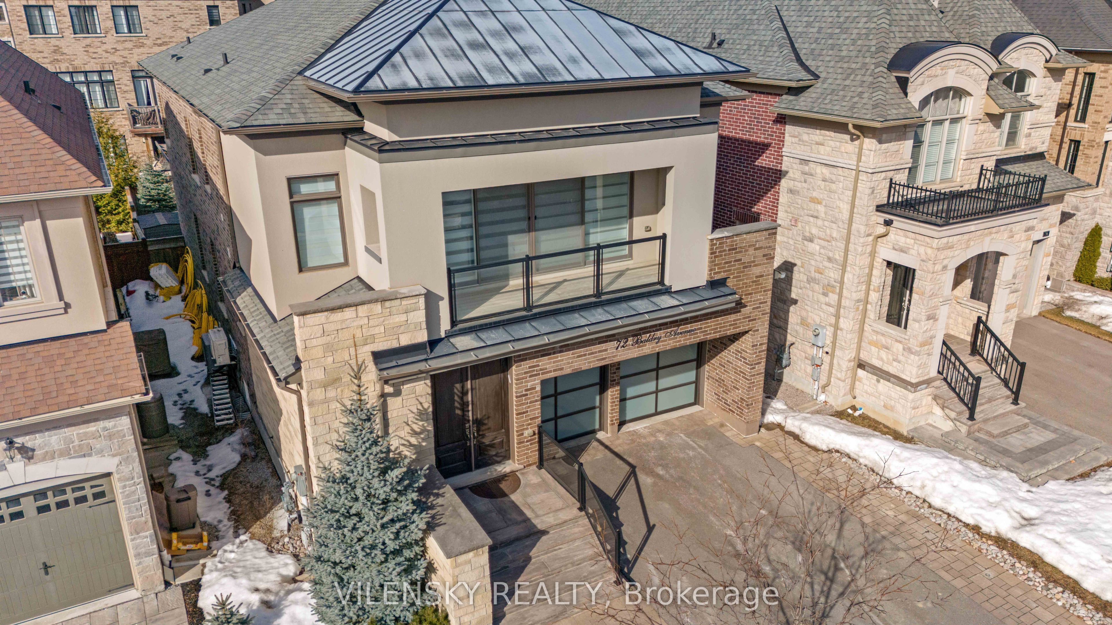 72 Baldry Ave Property Photo