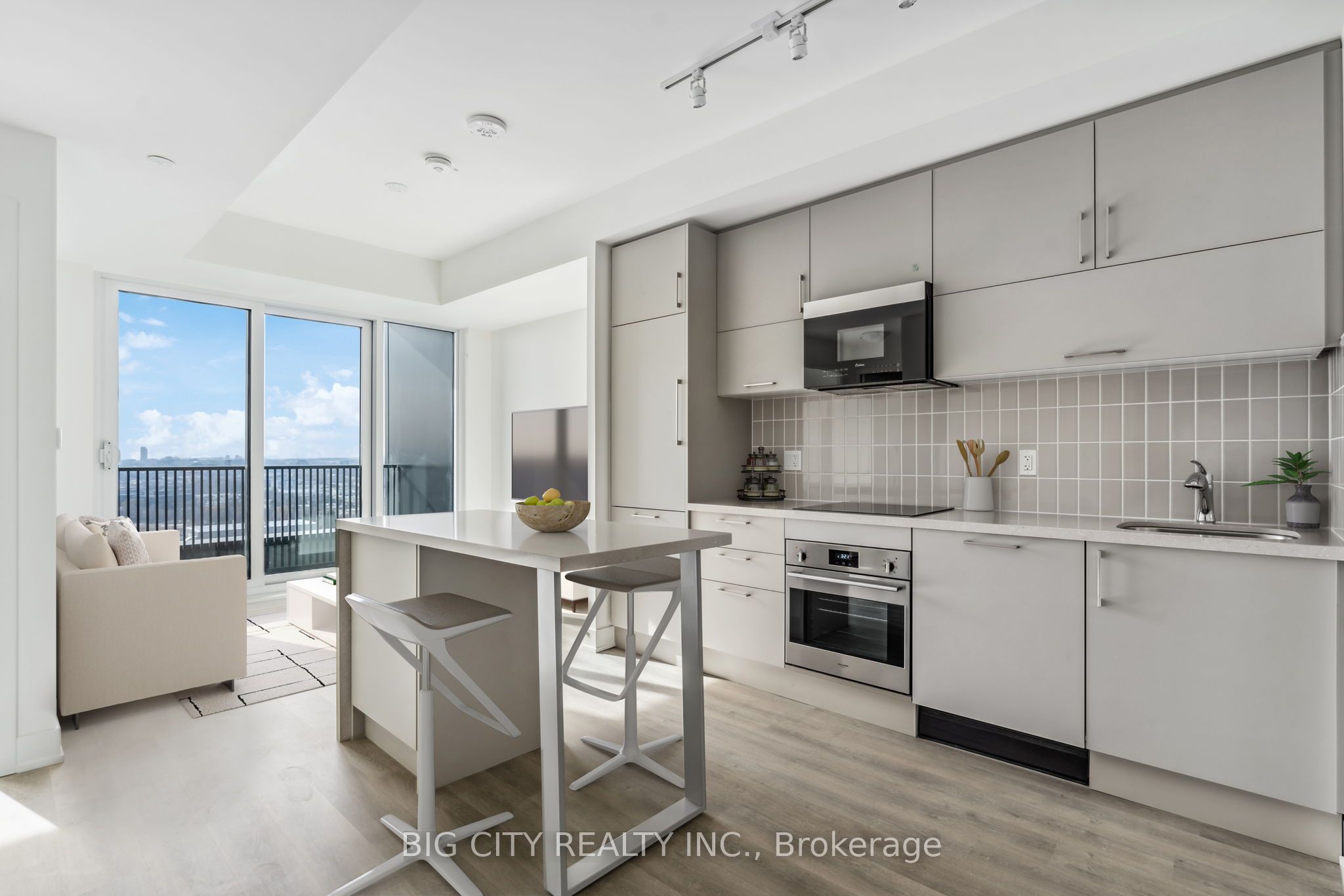 38 Andre De Grasse St Property Photo