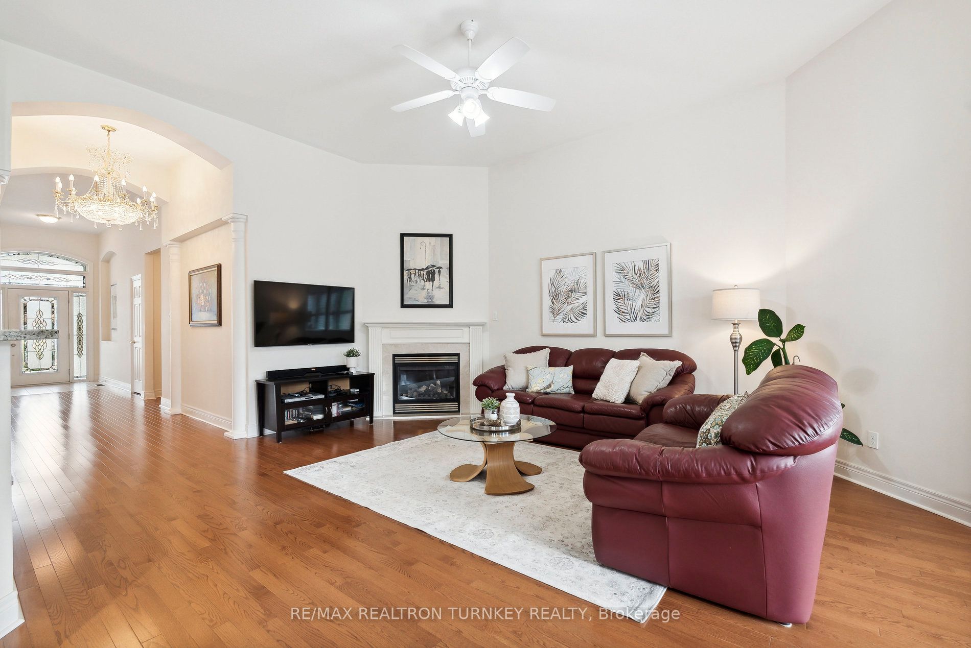 2 Suggs Lane Property Photo 9