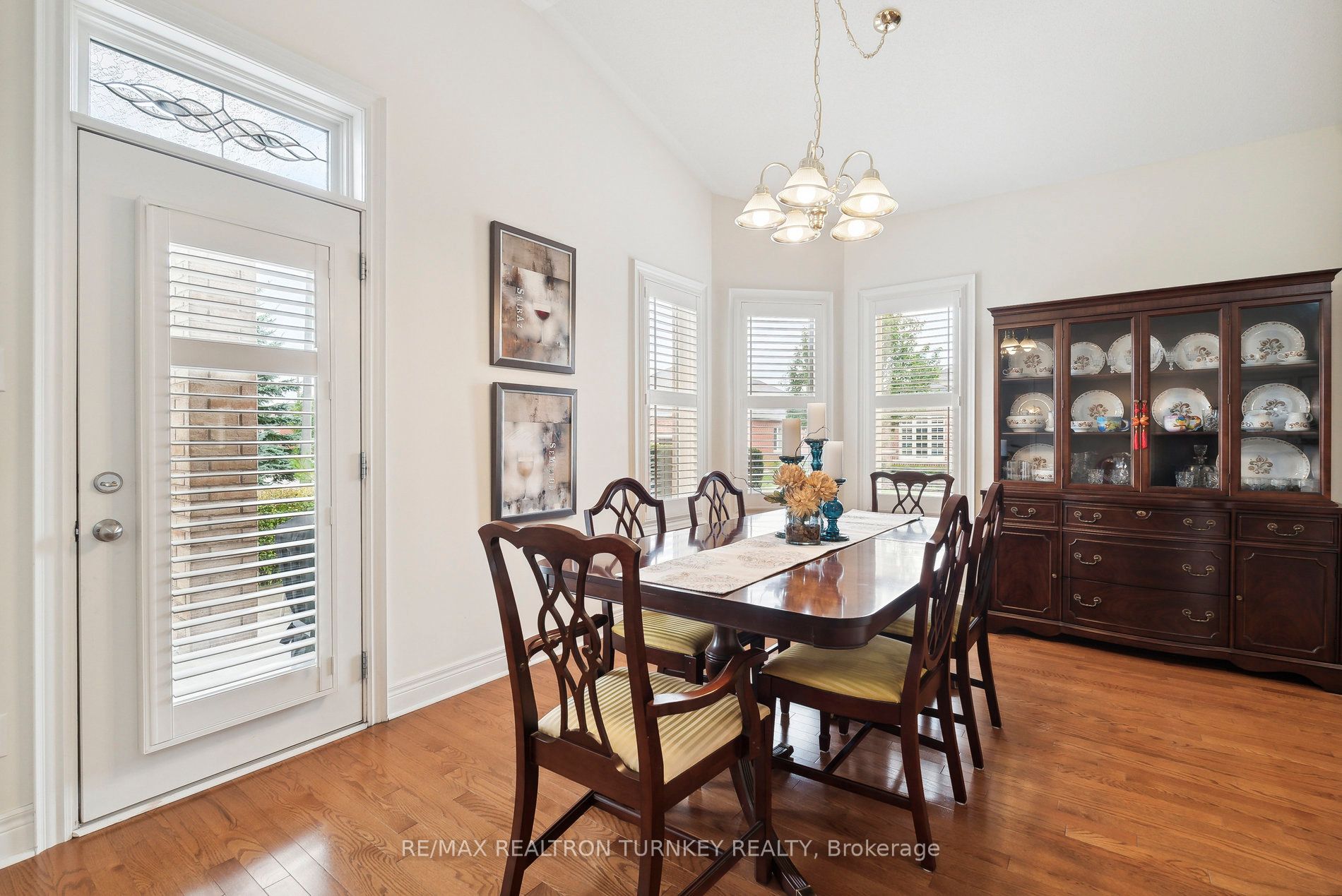 2 Suggs Lane Property Photo 11