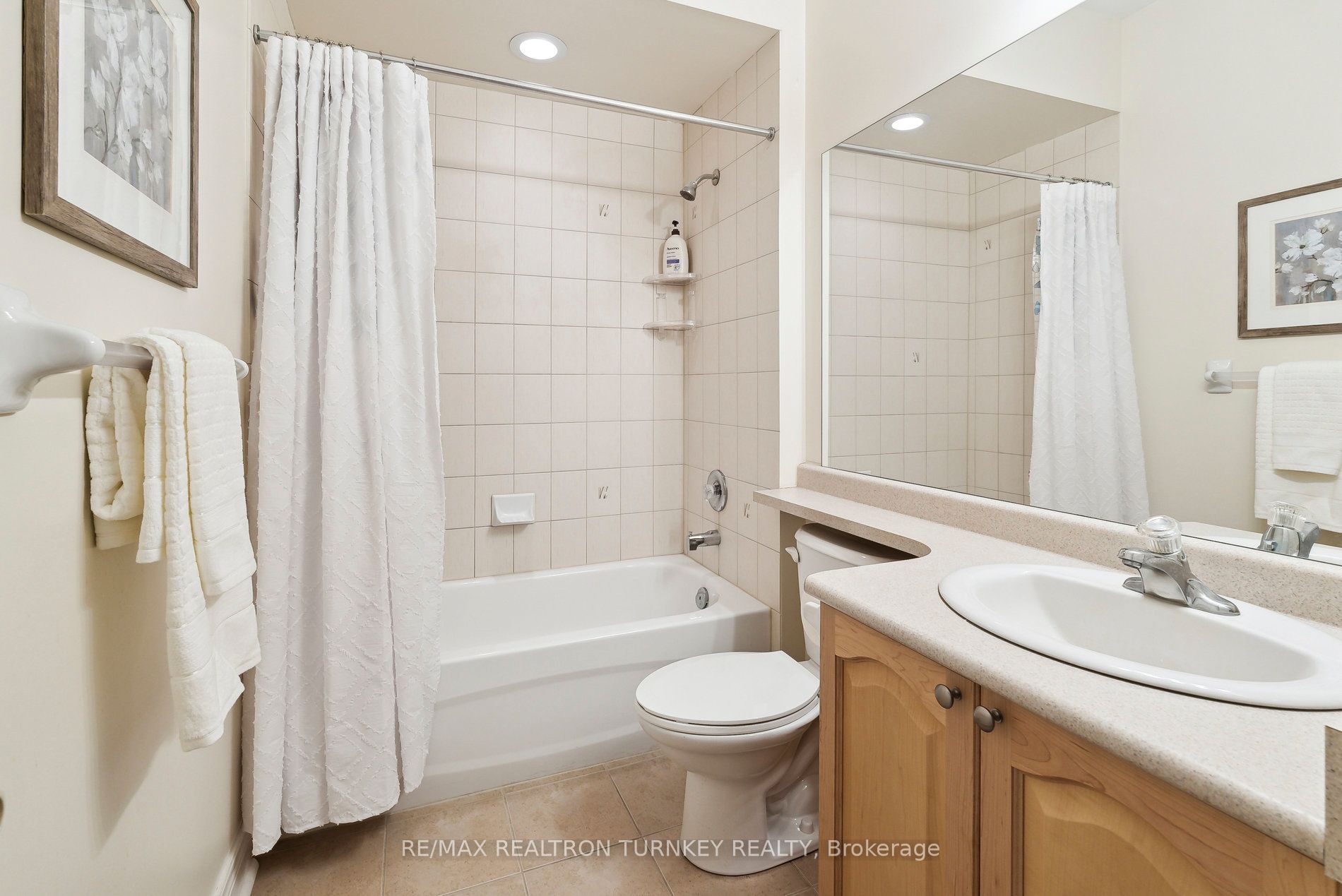 2 Suggs Lane Property Photo 24
