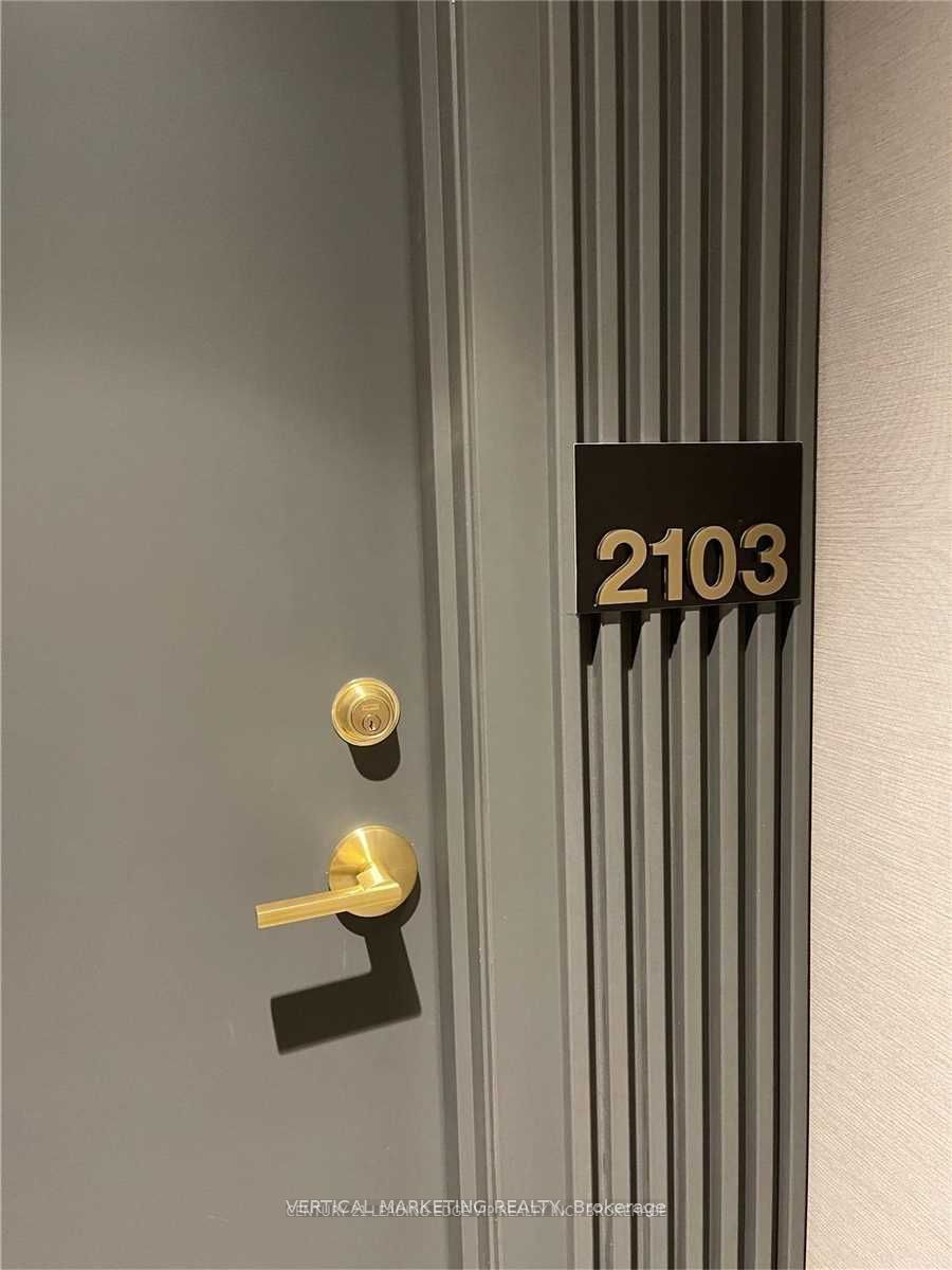 #2103 - 950 Portage Parkway Property Photo 4